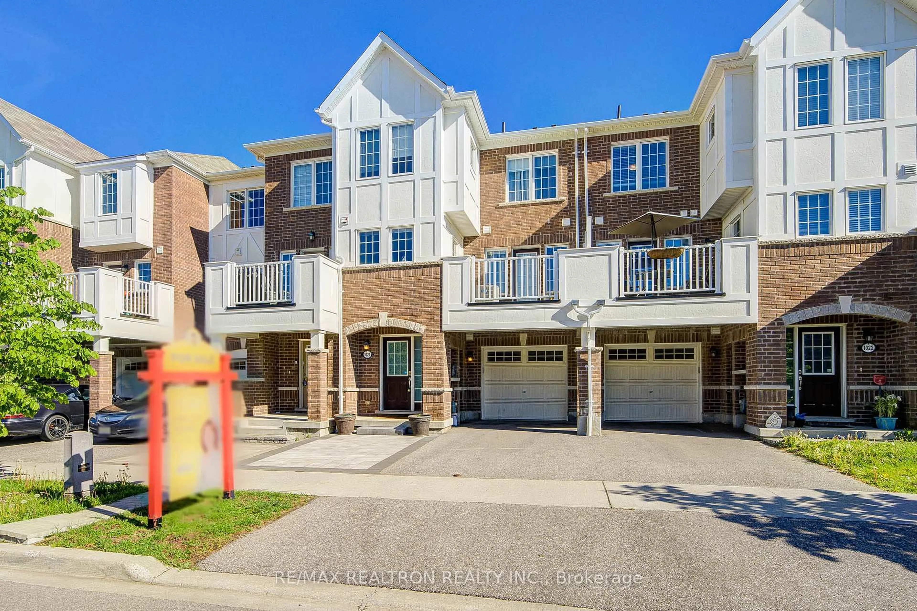 Unknown for 1020 Dragonfly Ave, Pickering Ontario L1X 0E9