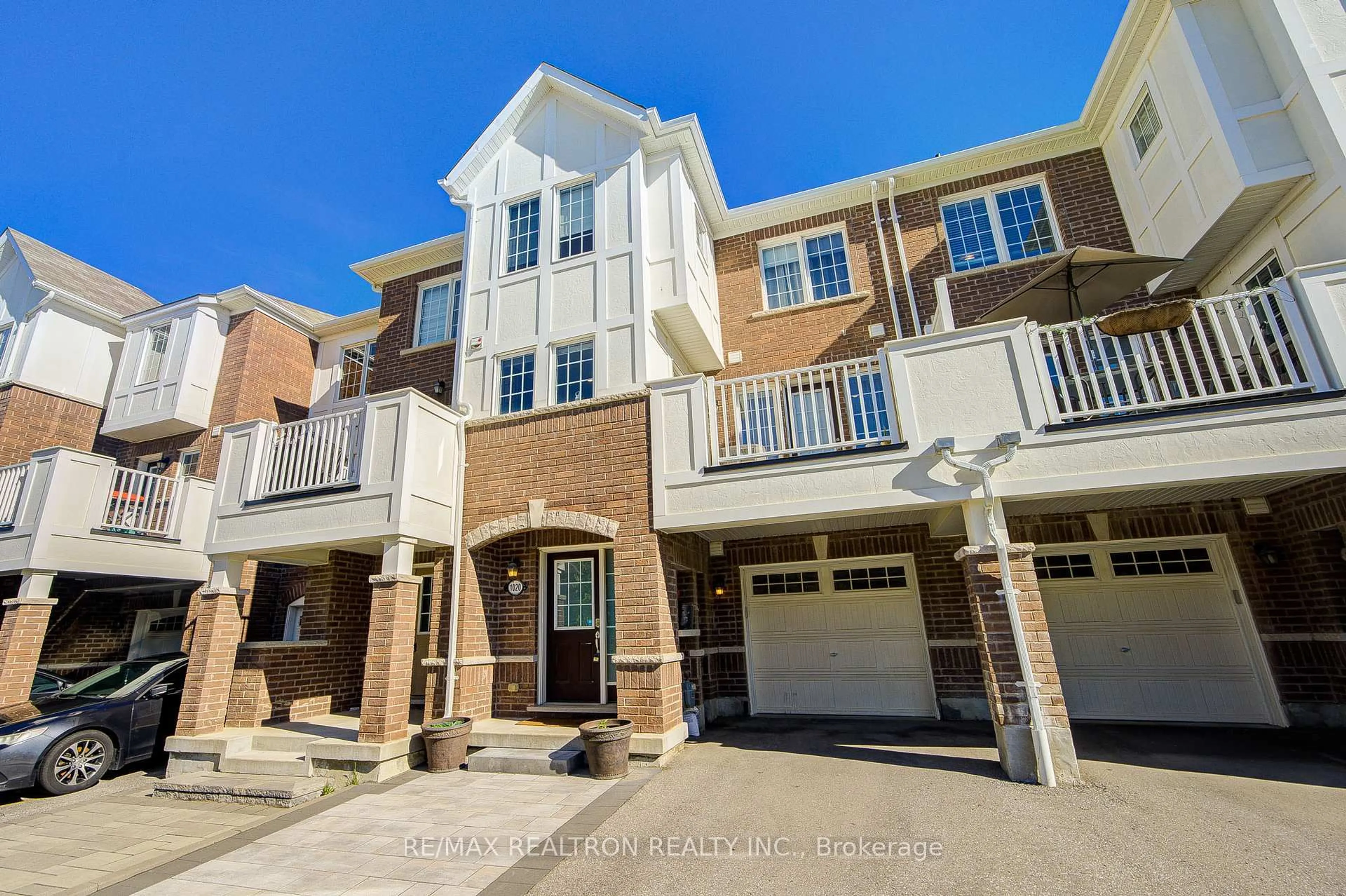 Unknown for 1020 Dragonfly Ave, Pickering Ontario L1X 0E9