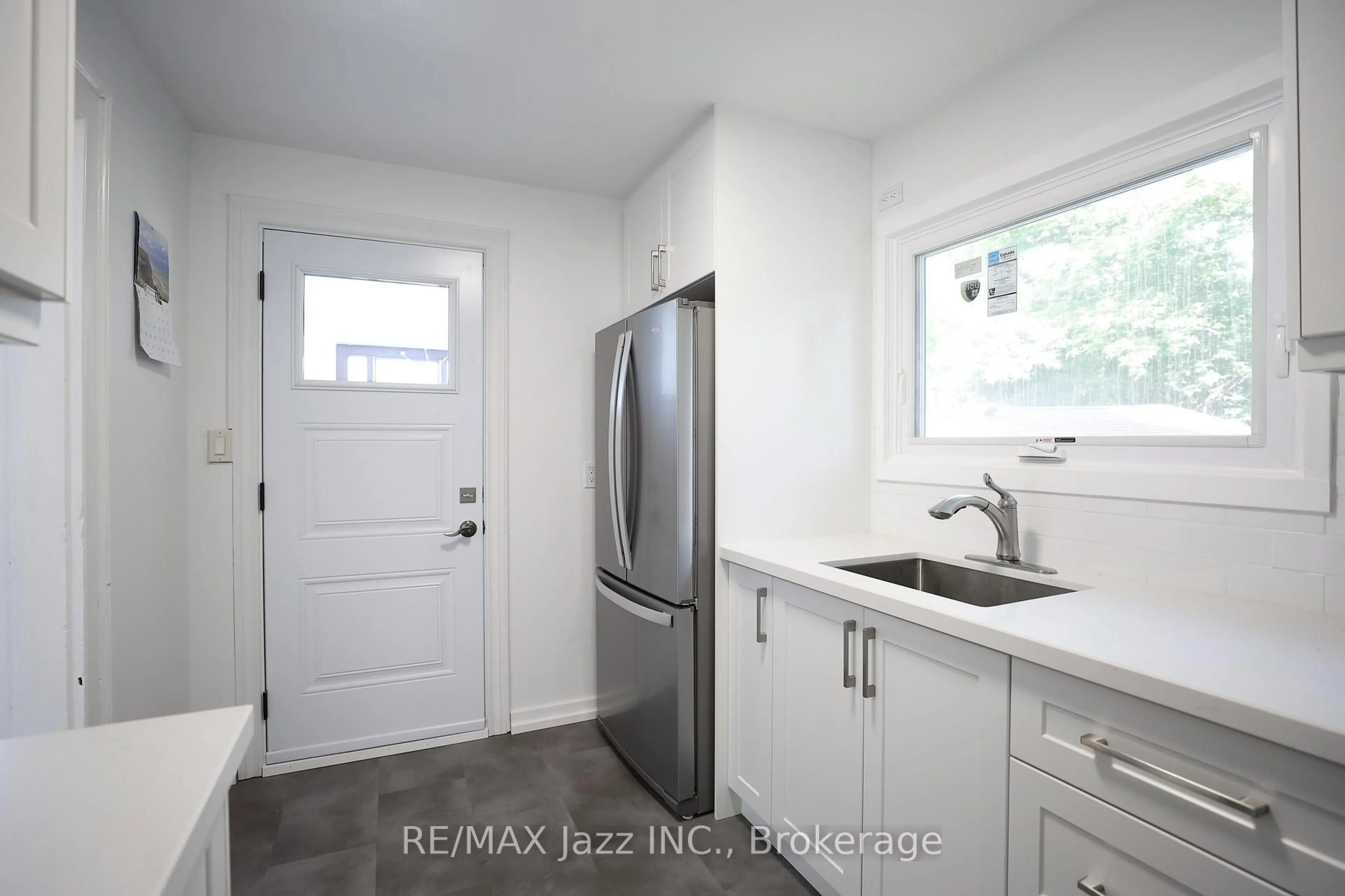 Standard kitchen, unknown for 368 Buena Vista Ave, Oshawa Ontario L1J 2M5