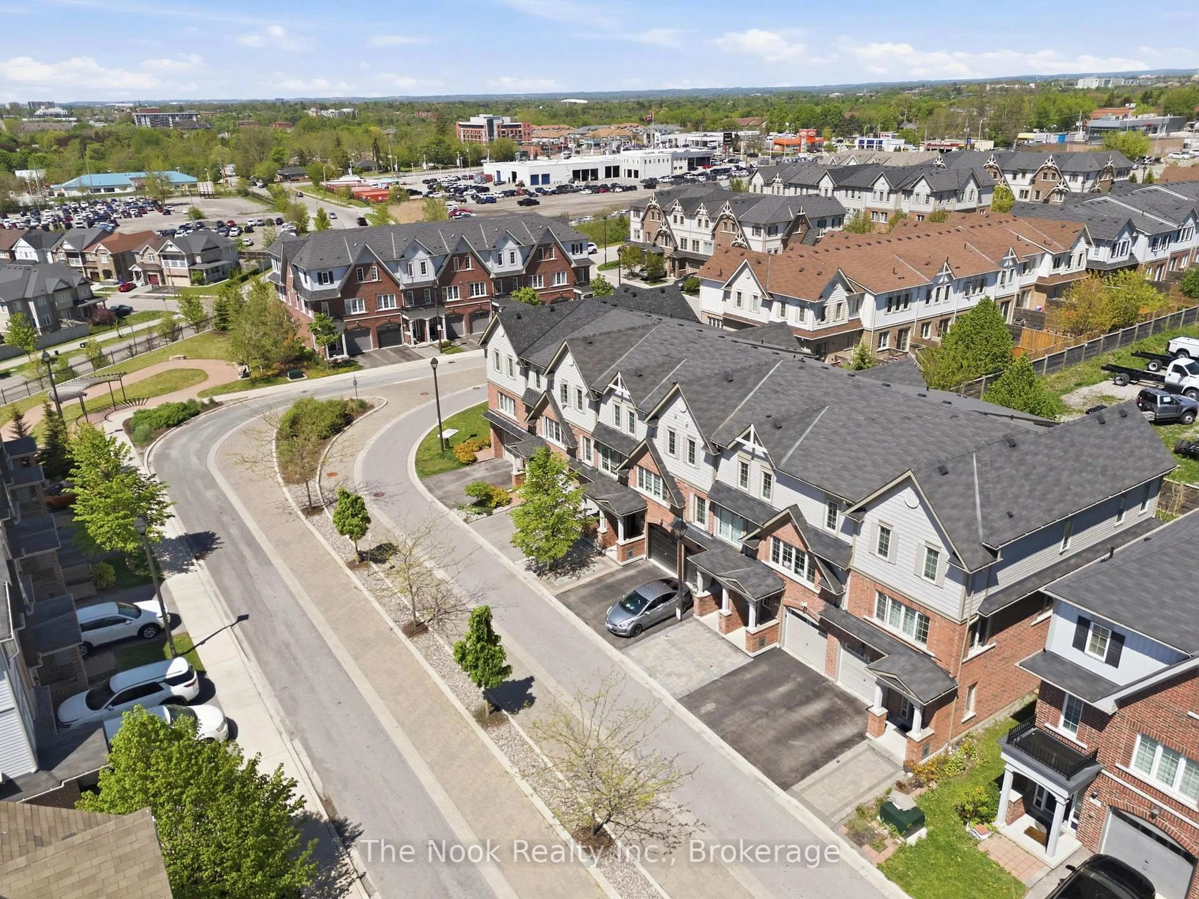 A pic from outside/outdoor area/front of a property/back of a property/a pic from drone, street for 75 Magpie Way, Whitby Ontario L1N 0K5