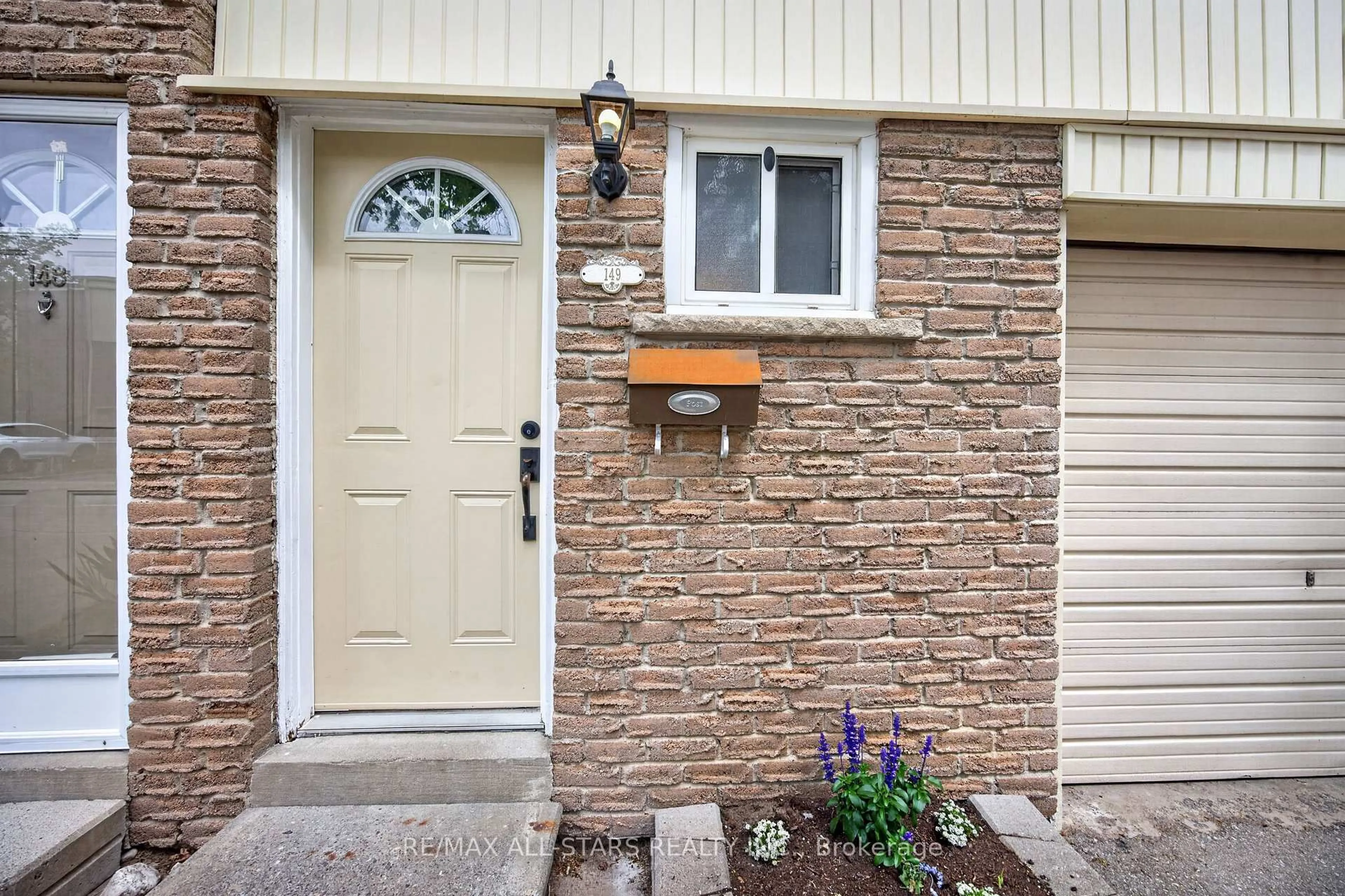 Indoor entryway for 1915 Denmar Rd #149, Pickering Ontario L1V 3E1