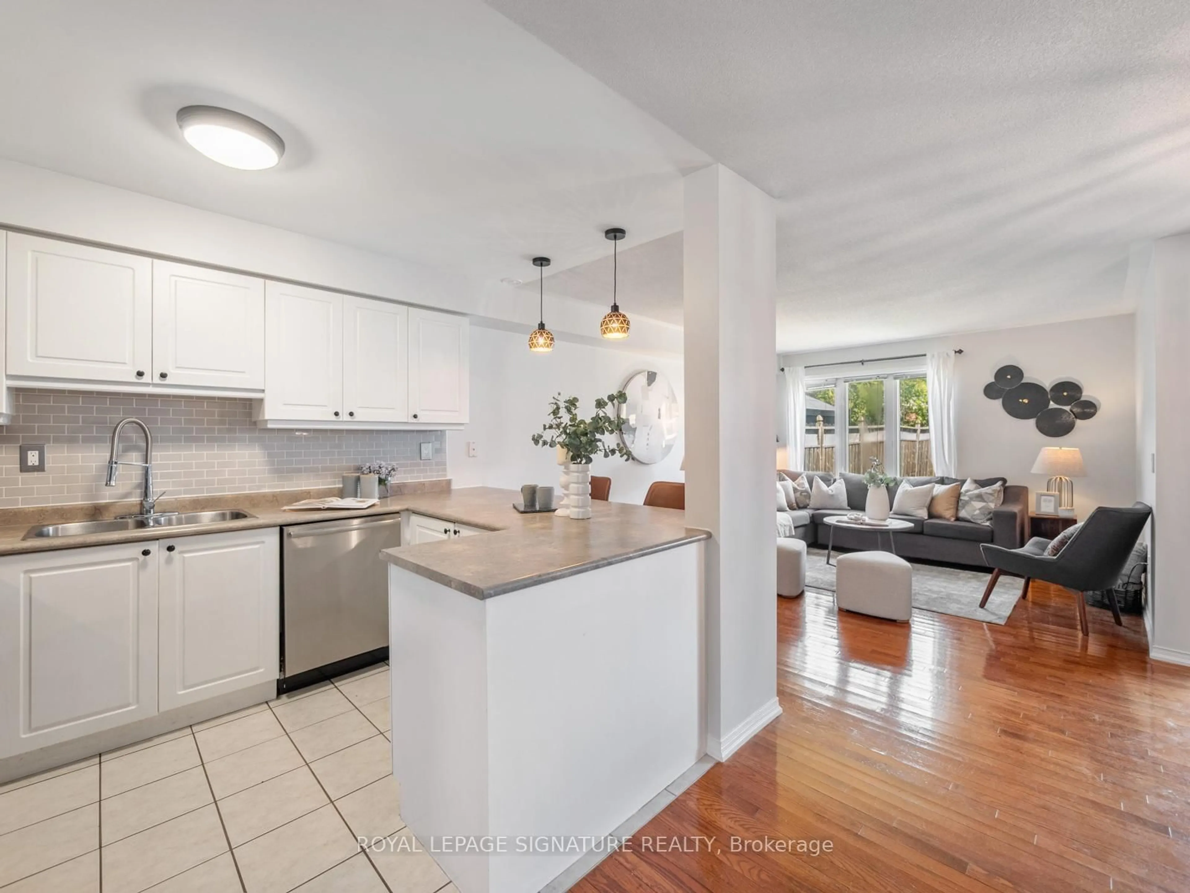 Open concept kitchen, unknown for 7 Decatur Pl, Whitby Ontario L1R 3R1