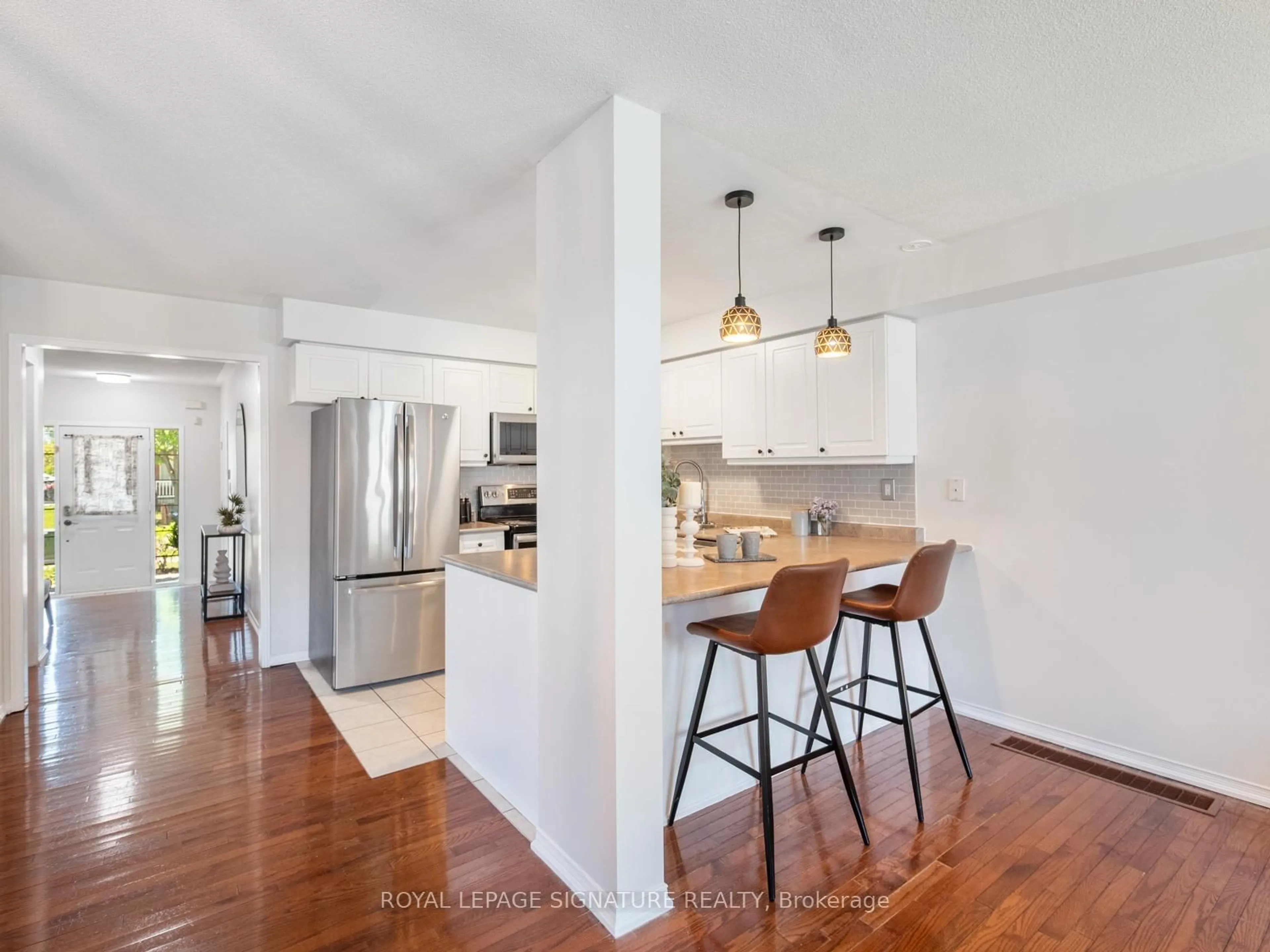 Open concept kitchen, unknown for 7 Decatur Pl, Whitby Ontario L1R 3R1