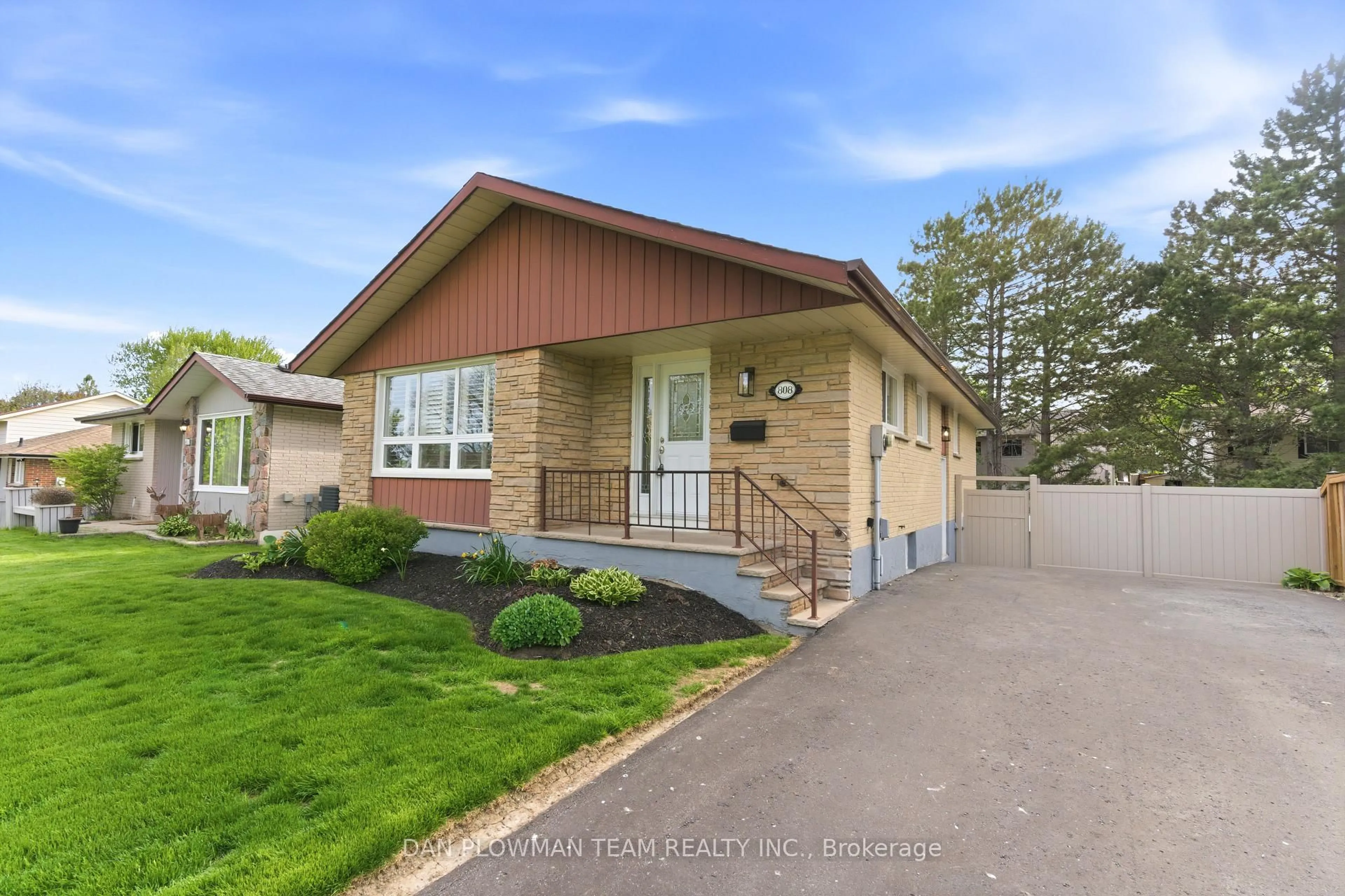Home with brick exterior material, street for 808 Central Park Blvd, Oshawa Ontario L1G 6B1