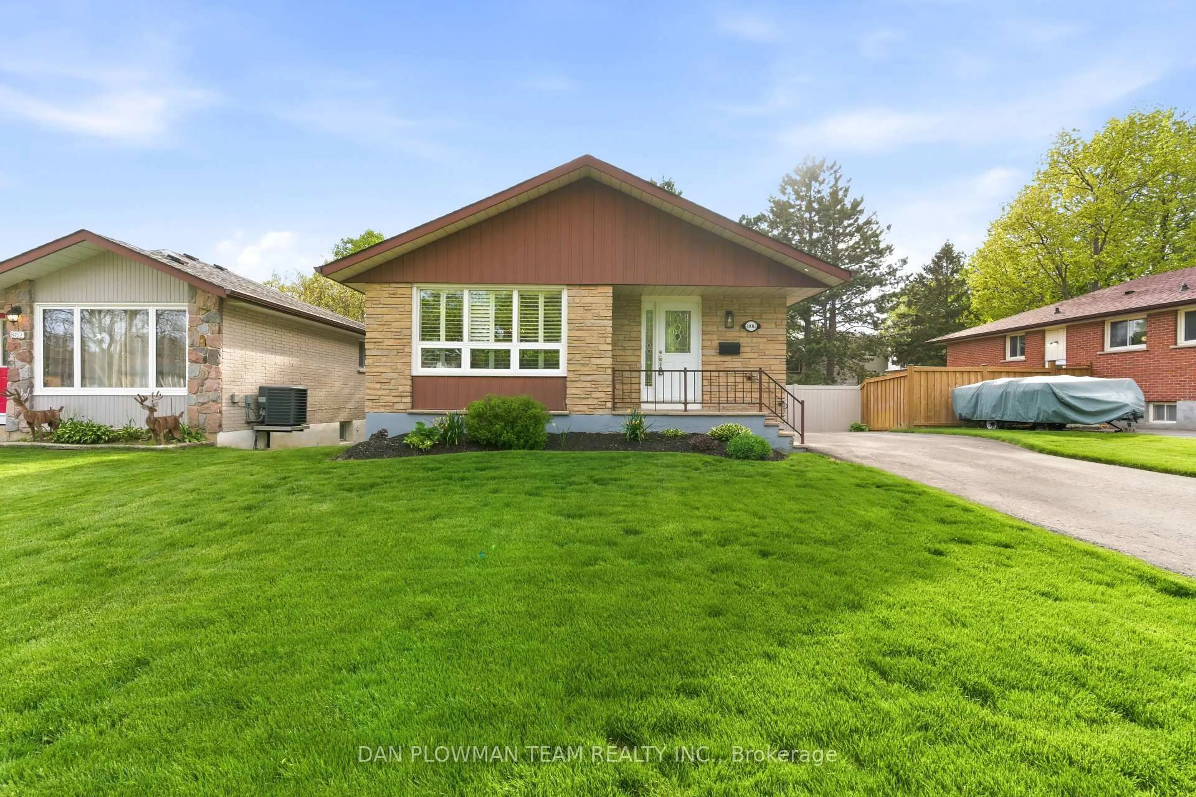 Home with brick exterior material, street for 808 Central Park Blvd, Oshawa Ontario L1G 6B1
