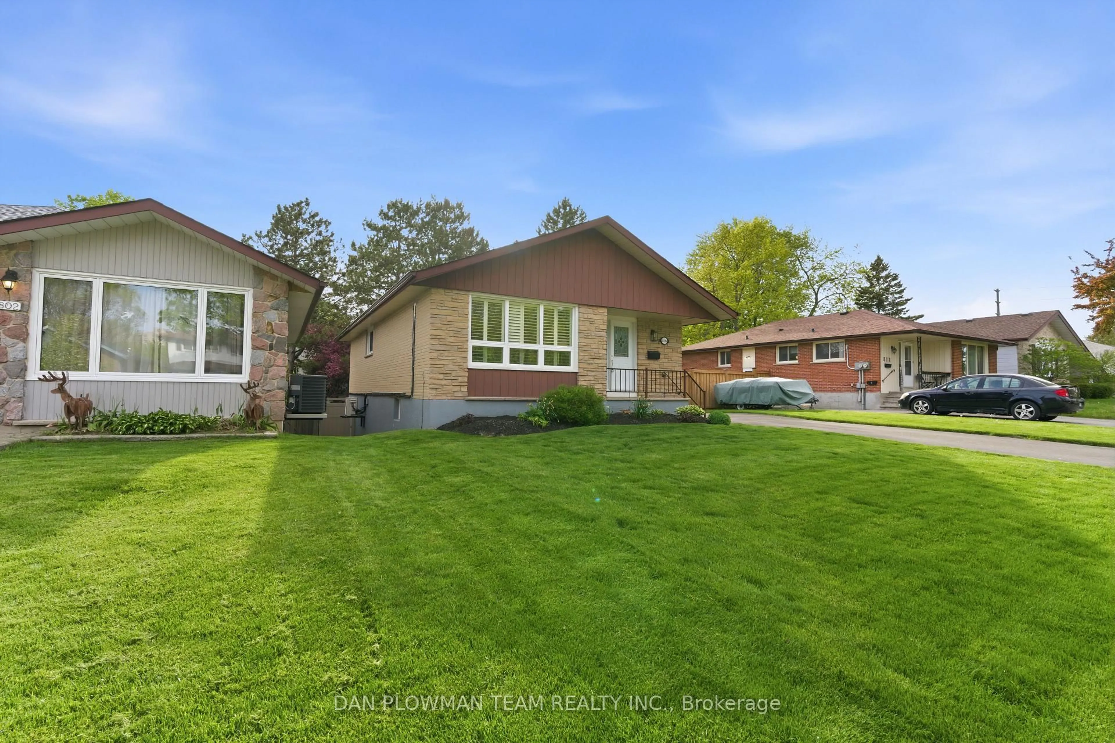 Unknown for 808 Central Park Blvd, Oshawa Ontario L1G 6B1