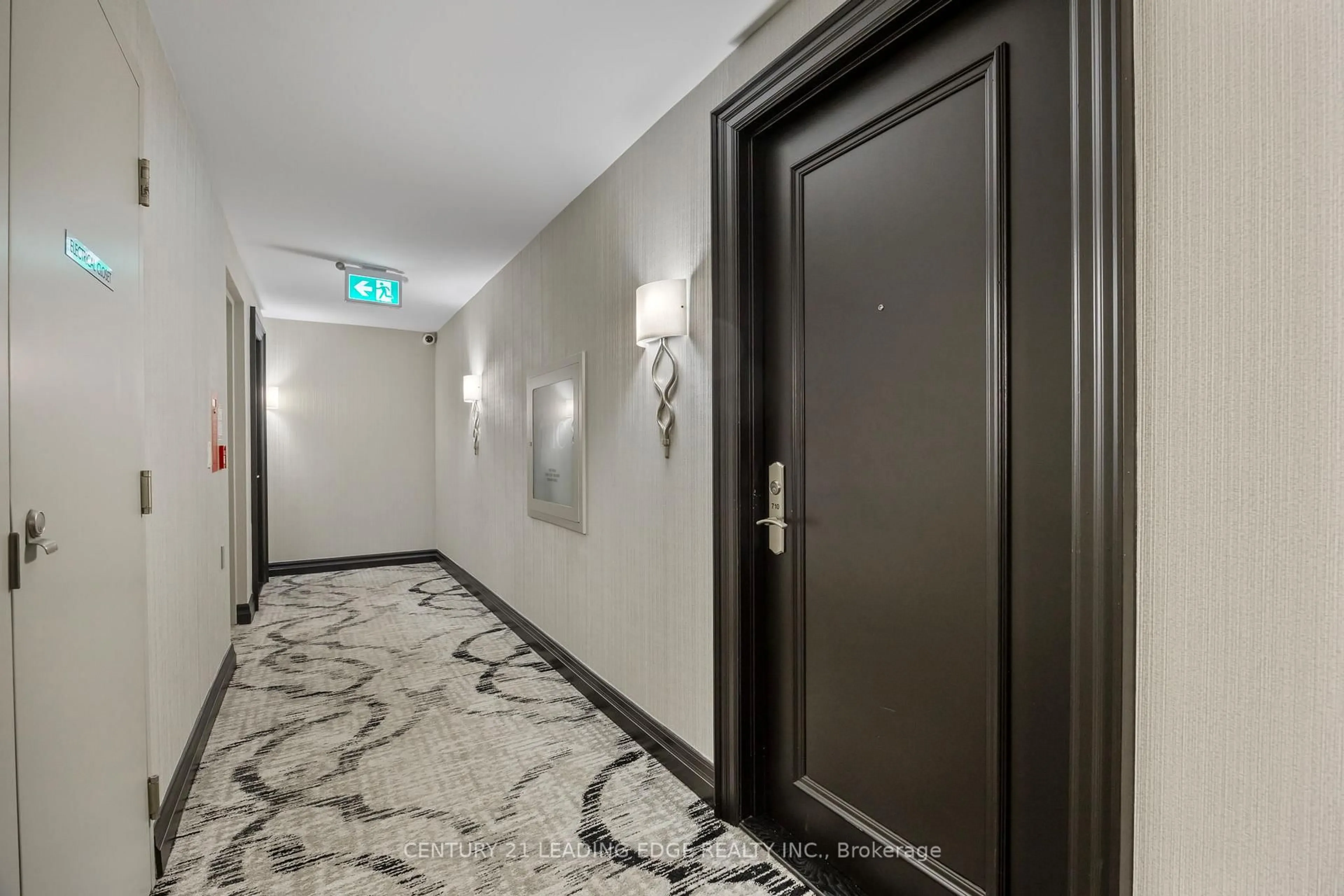 Indoor foyer for 61 Town Centre Crt #710, Toronto Ontario M1P 5C5