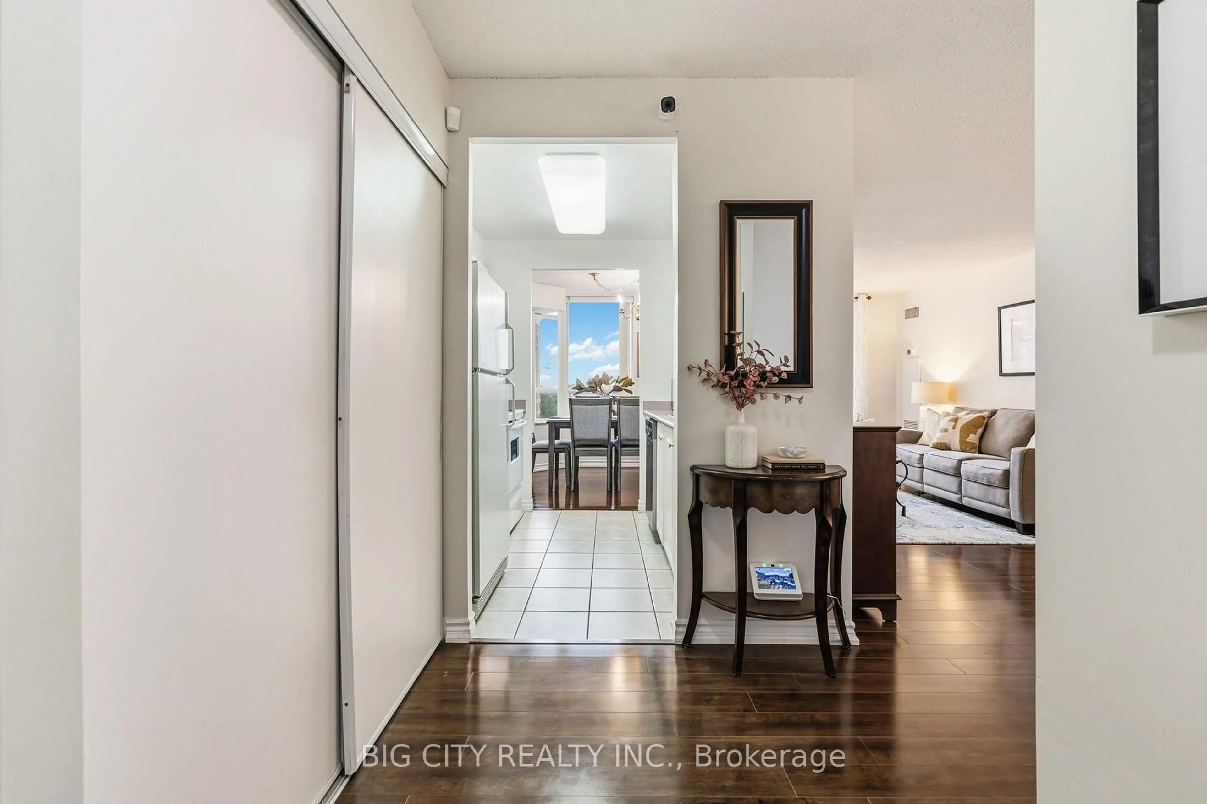 Indoor entryway for 1883 Mcnicoll Ave #703, Toronto Ontario M1V 5M3