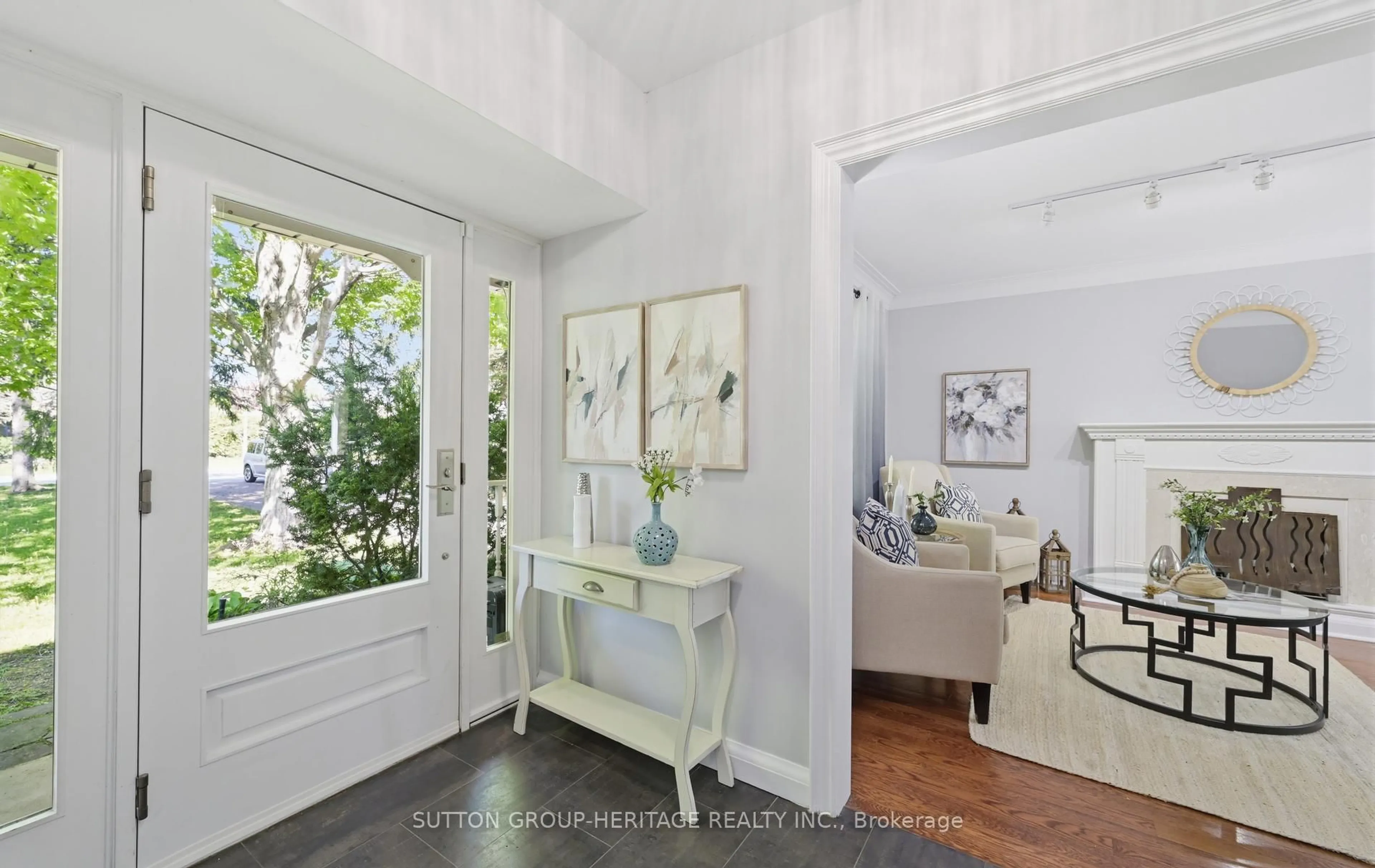 Indoor entryway for 237 Port Union Rd, Toronto Ontario M1C 2L2