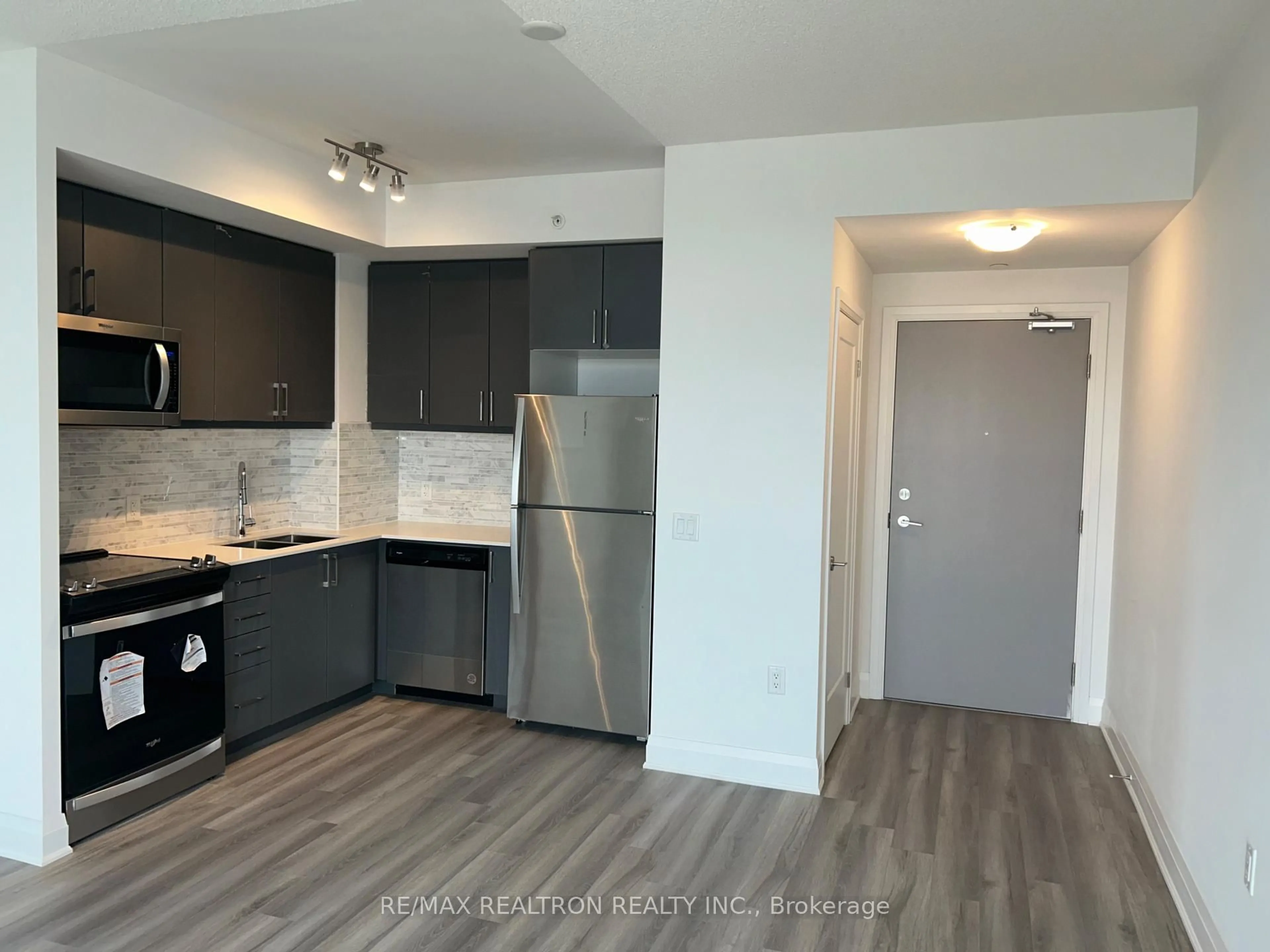 Standard kitchen, unknown for 3220 Sheppard Ave #1609, Toronto Ontario M1T 0B7