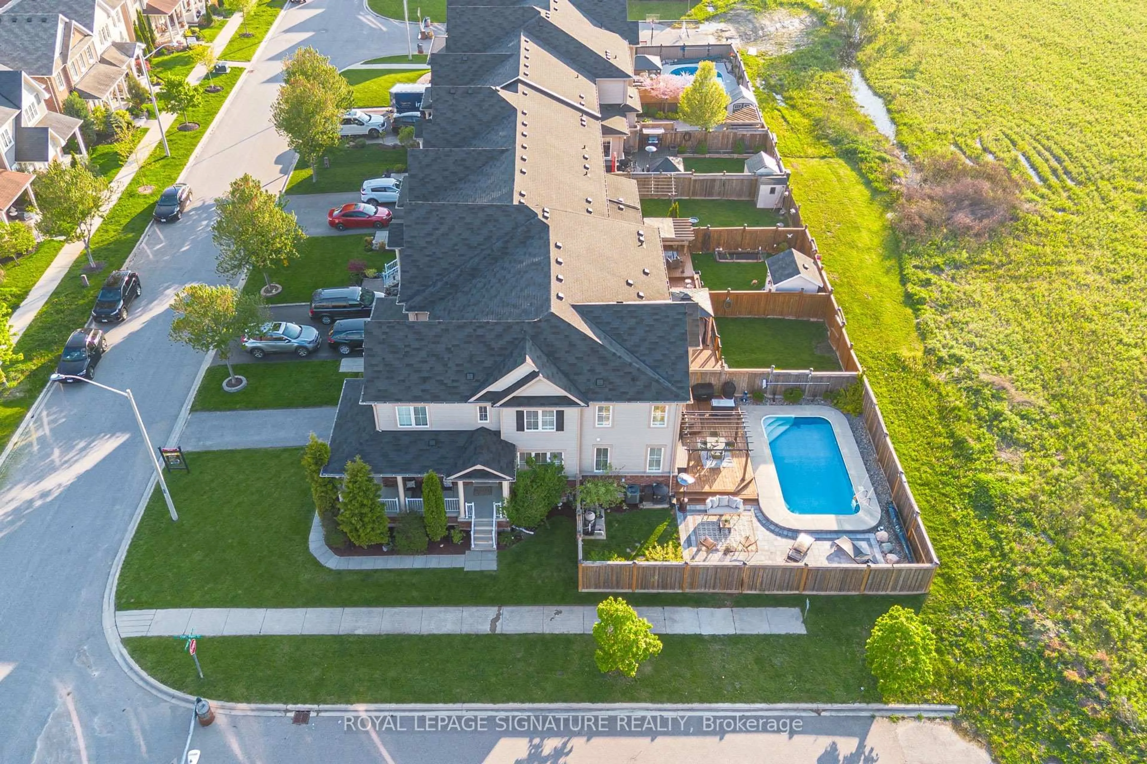 A pic from outside/outdoor area/front of a property/back of a property/a pic from drone, street for 60 Ross Wright Ave, Clarington Ontario L1C 3K7