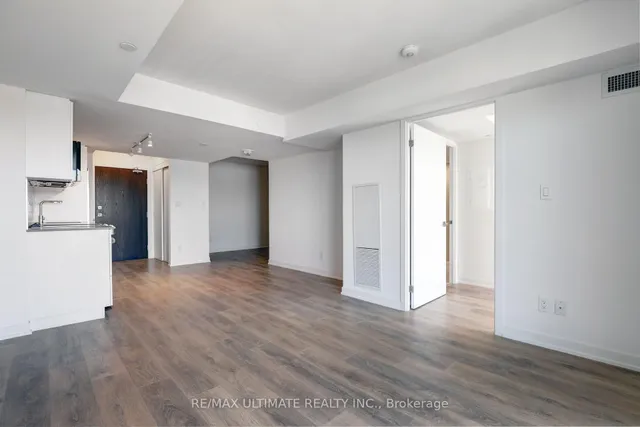 1401 O'Connor Dr #513, Toronto 3