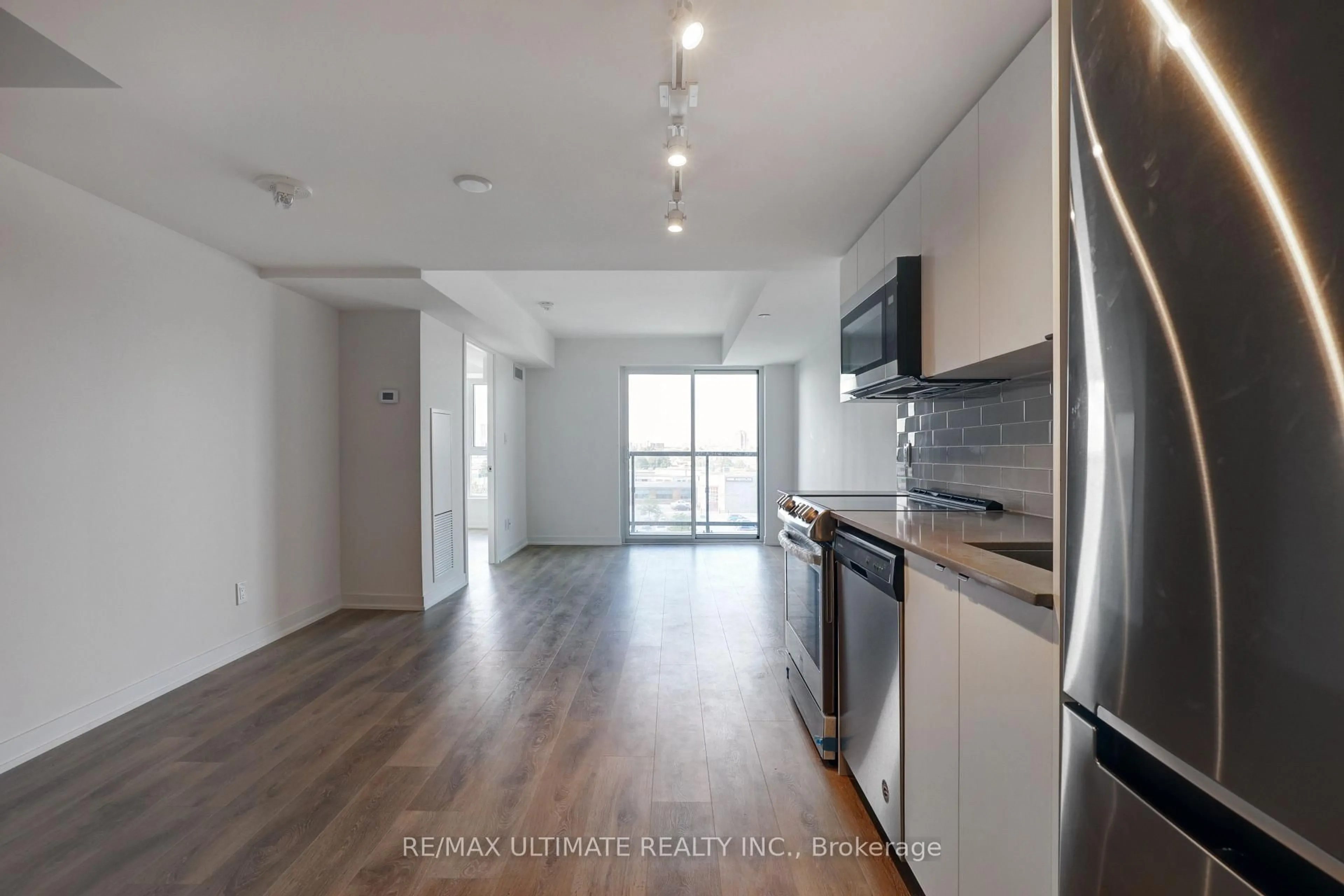 Open concept kitchen, unknown for 1401 O'Connor Dr #513, Toronto Ontario M4B 2V5