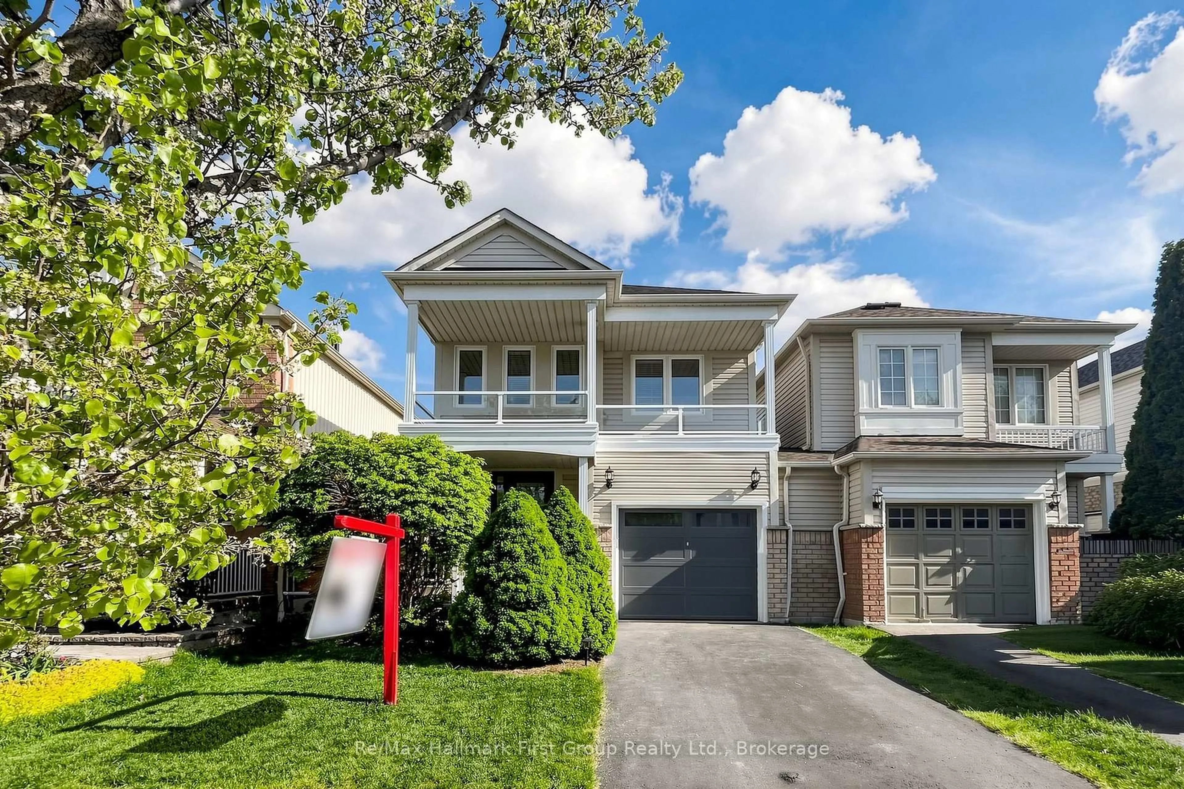 Home with vinyl exterior material, street for 27 Robideau Pl, Whitby Ontario L1R 3G6