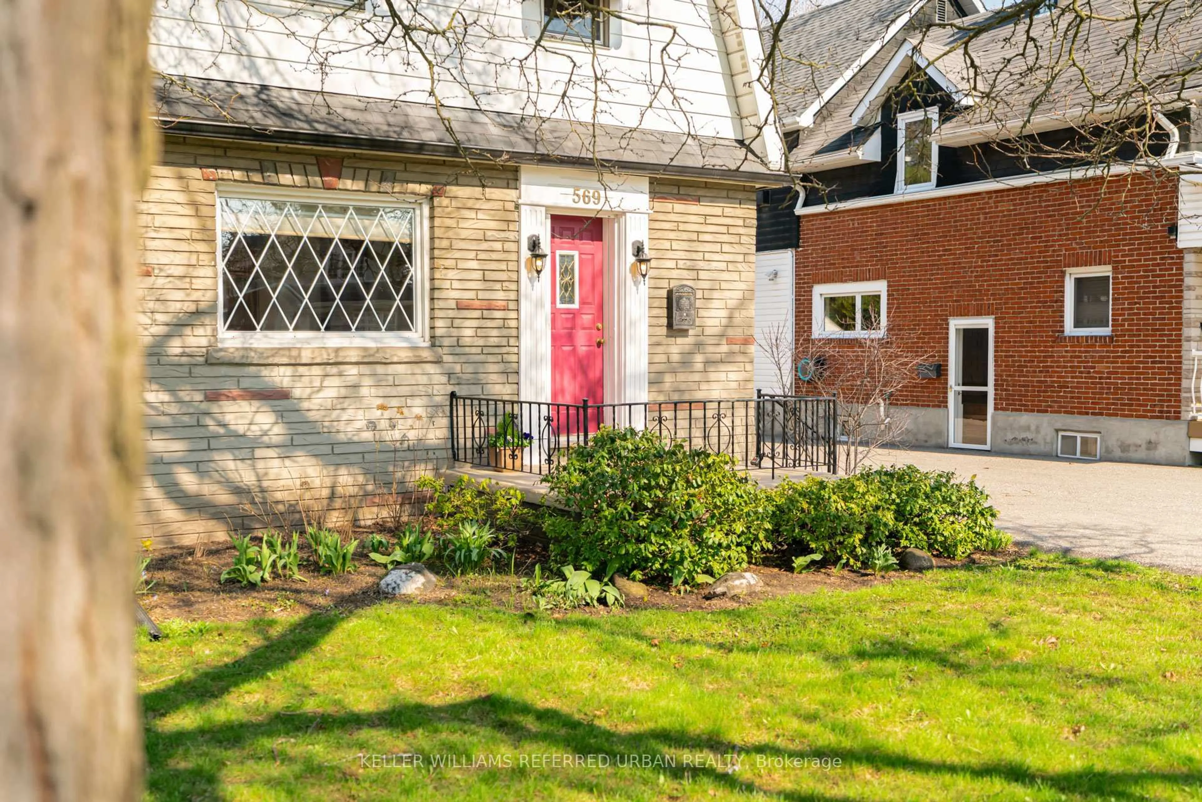 Home with brick exterior material, street for 569 Masson St, Oshawa Ontario L1G 5A2
