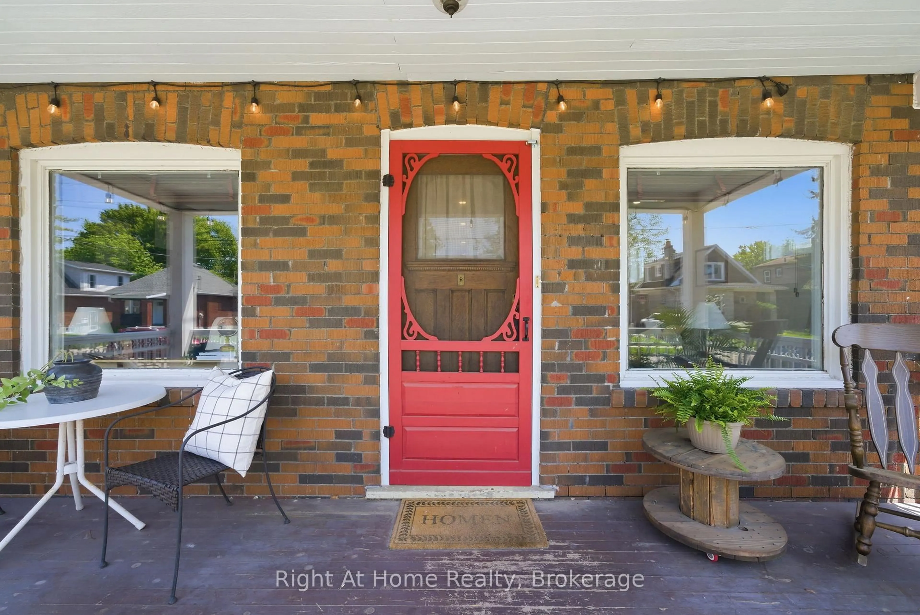 Unknown for 381 Jarvis St, Oshawa Ontario L1G 5L1