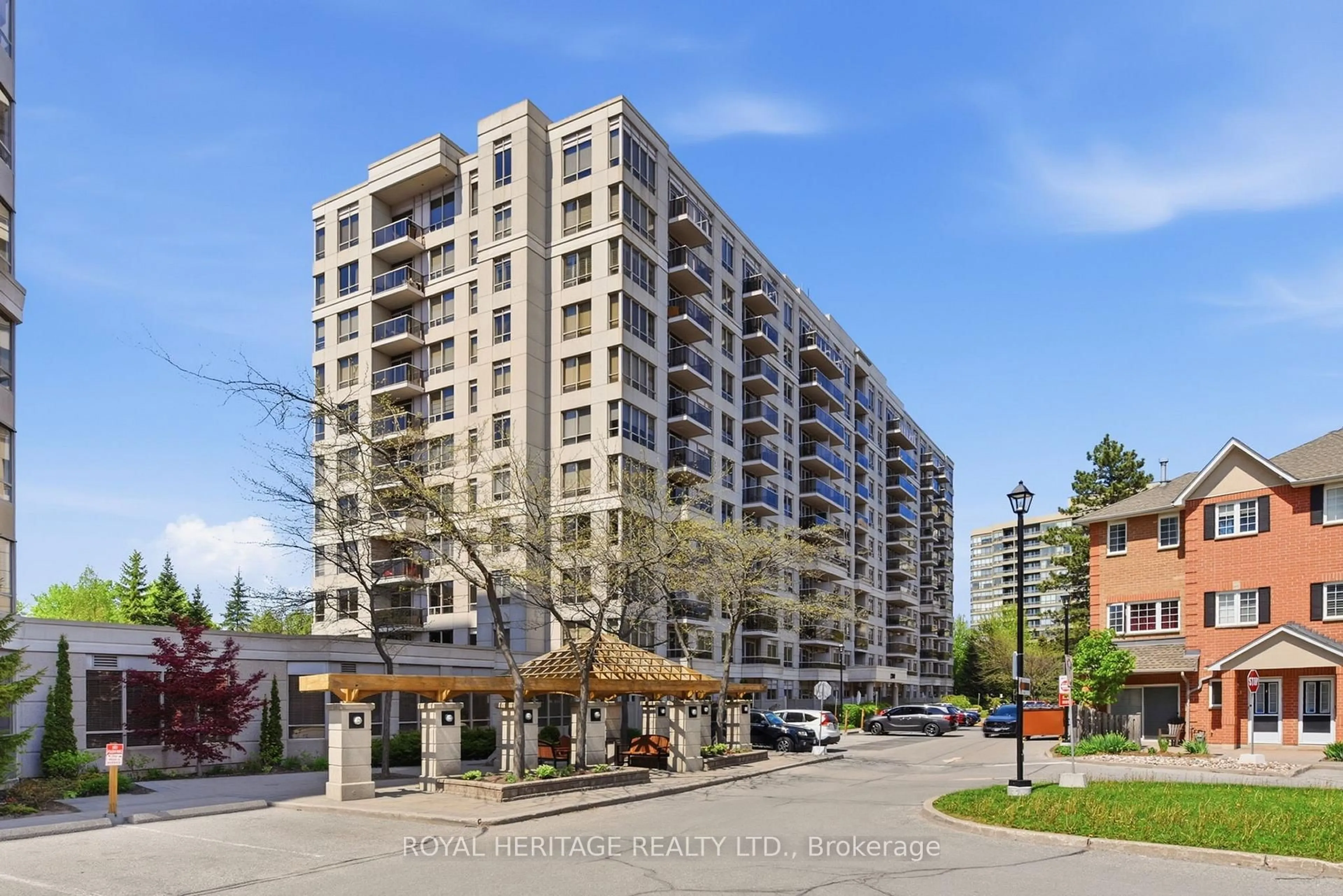 A pic from outside/outdoor area/front of a property/back of a property/a pic from drone, building for 1200 The Esplanade #501, Pickering Ontario L1V 6V3