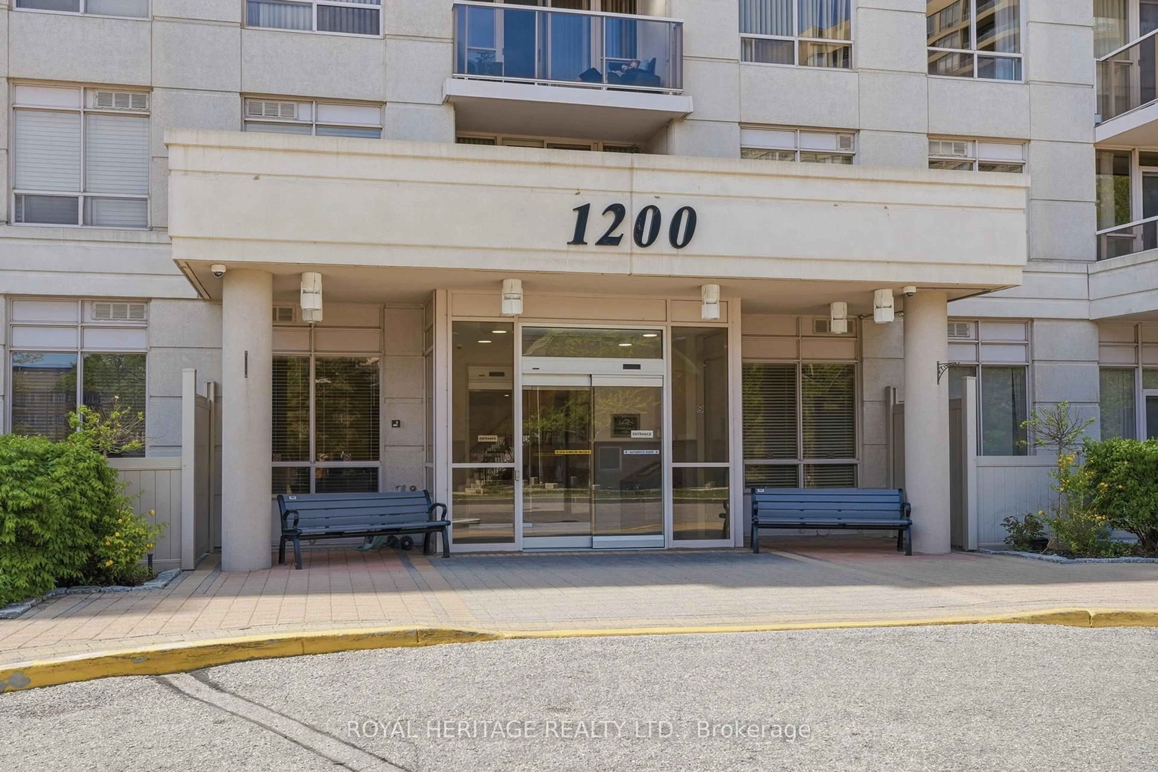 Indoor foyer for 1200 The Esplanade #501, Pickering Ontario L1V 6V3
