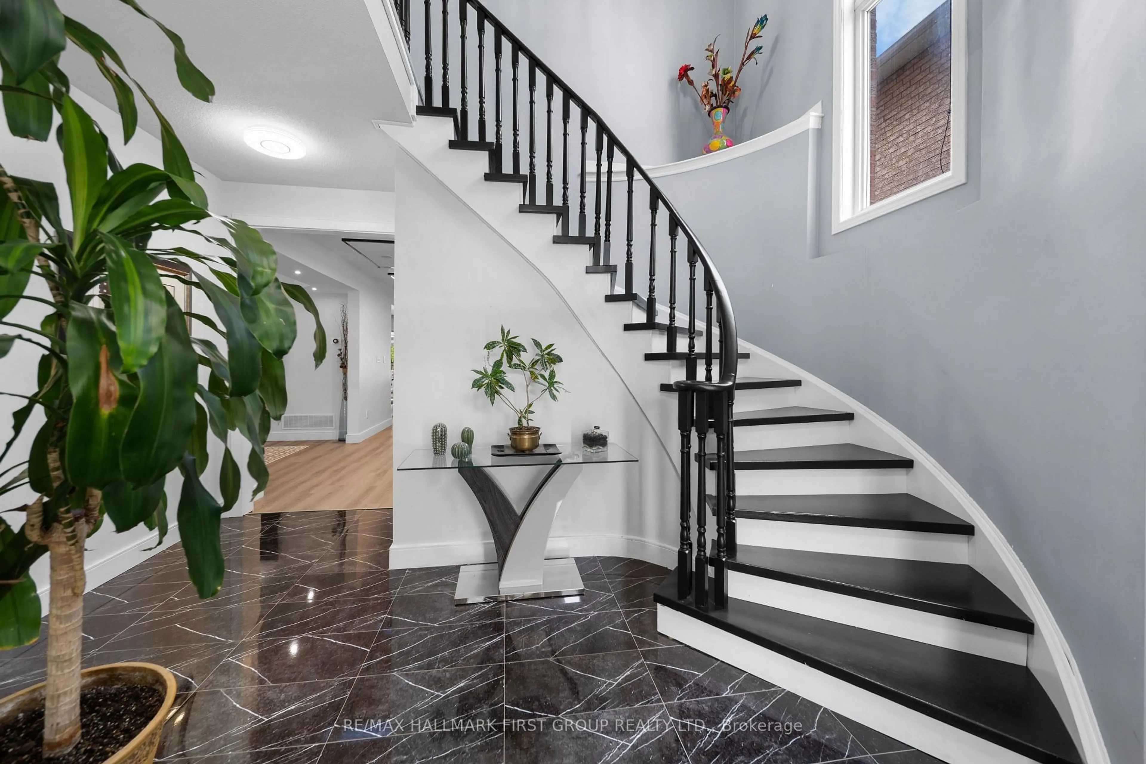 Unknown for 62 Cachet Blvd, Whitby Ontario L1M 2E2