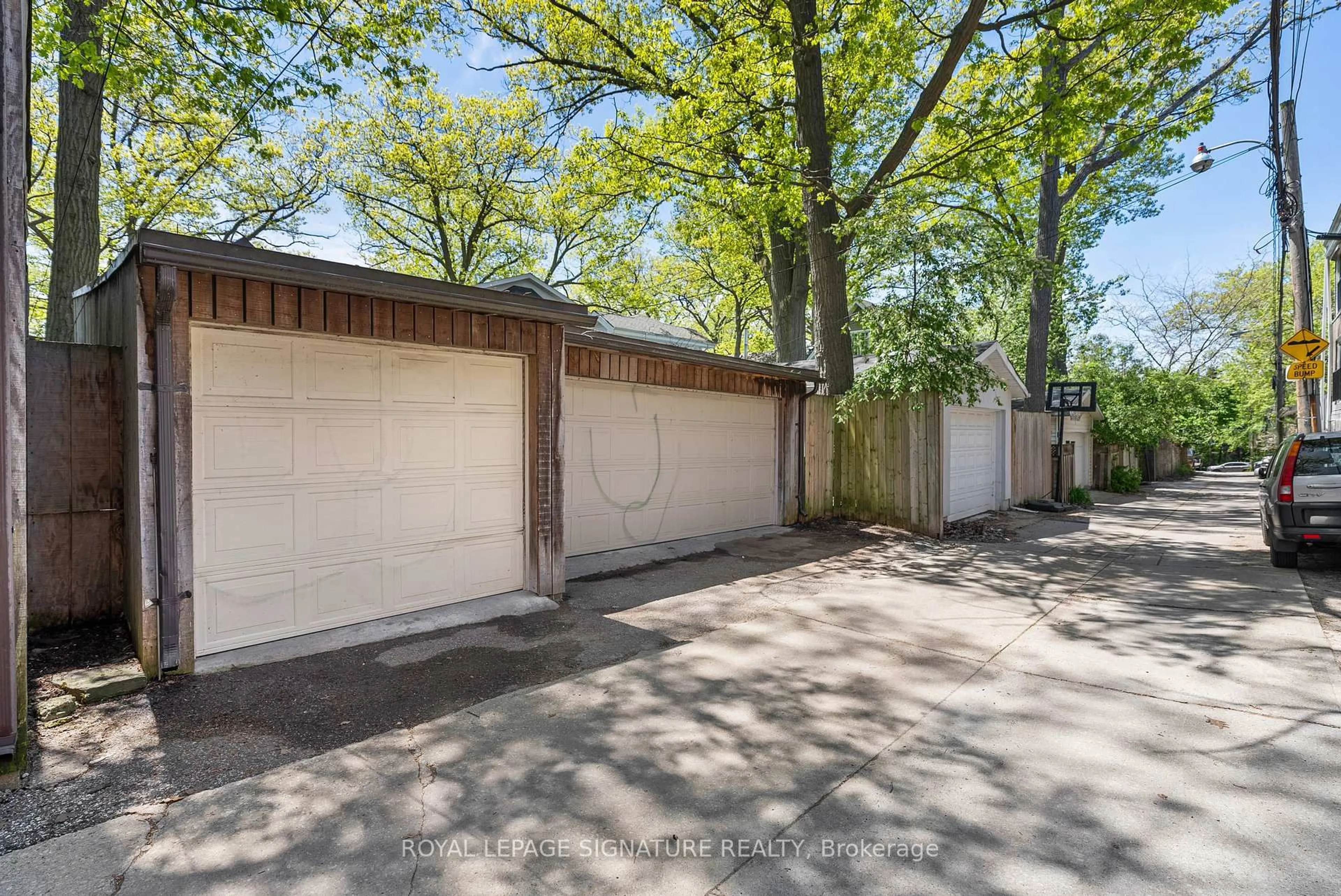 Patio, street for 14 Hazel Ave, Toronto Ontario M4E 1C5