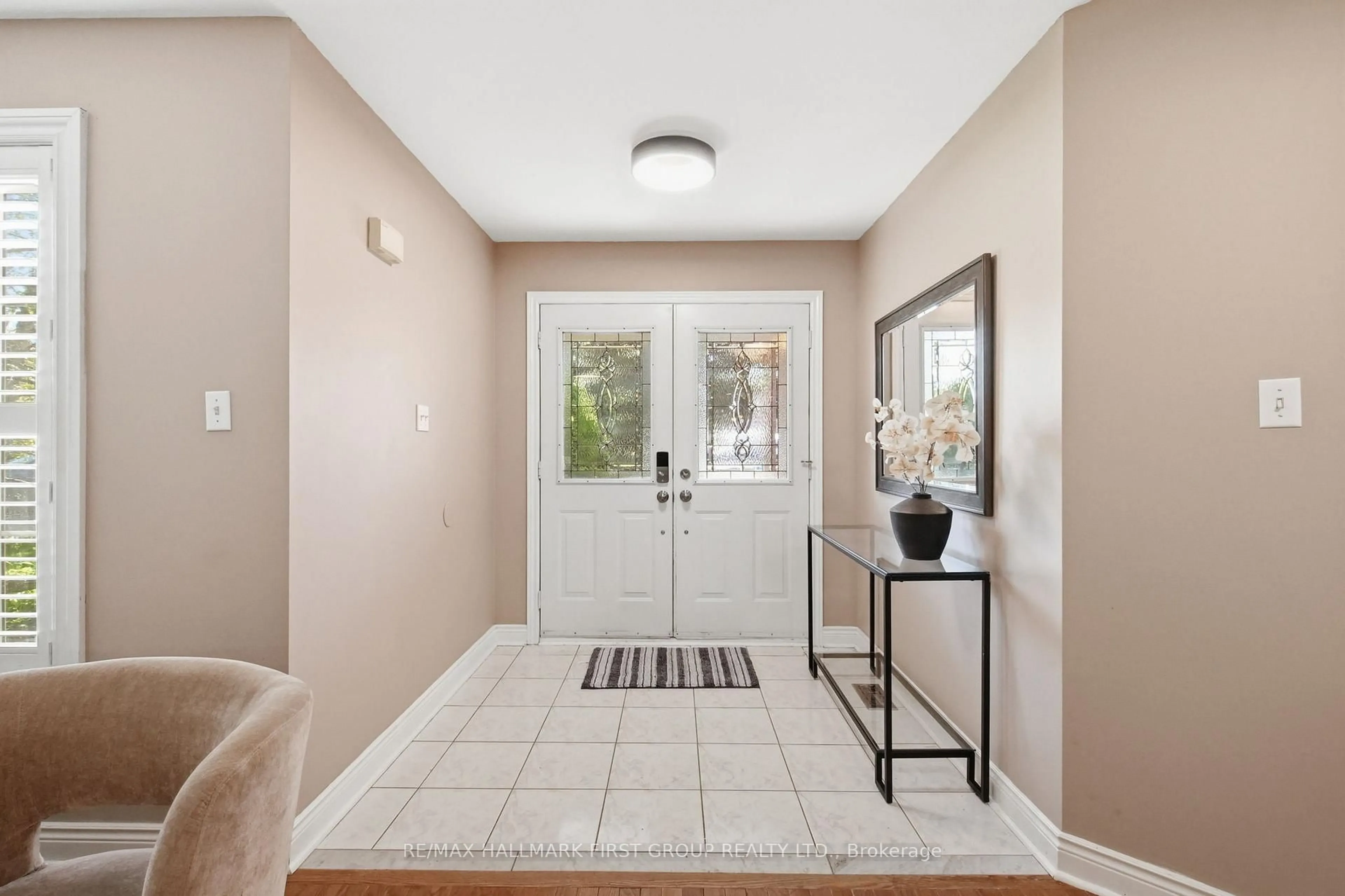 Indoor entryway for 13 Brand Crt, Ajax Ontario L1Z 1E7