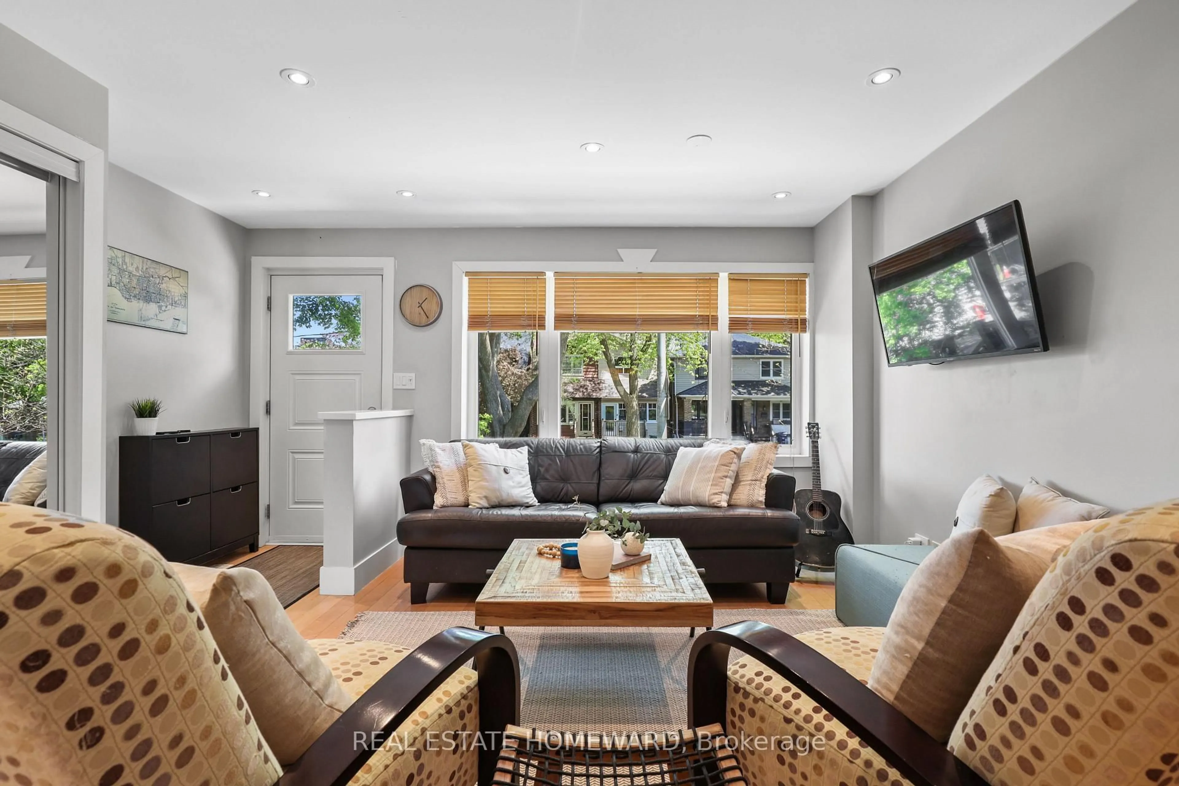 Living room with furniture, unknown for 56 Osborne Ave, Toronto Ontario M4E 3B2