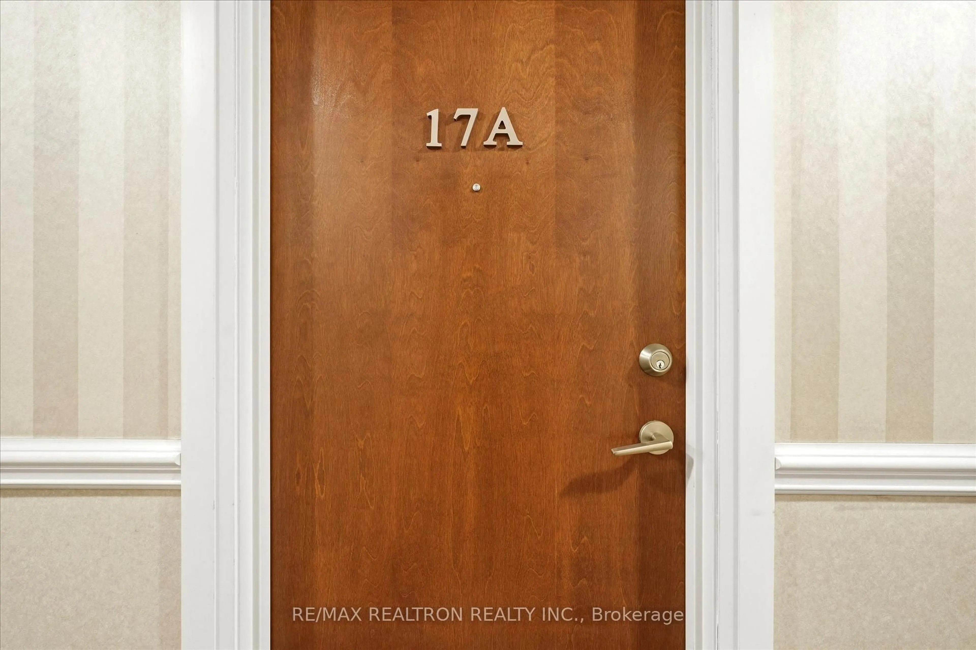 Indoor entryway for 6 Rosebank Dr #17A, Toronto Ontario M1B 0A1