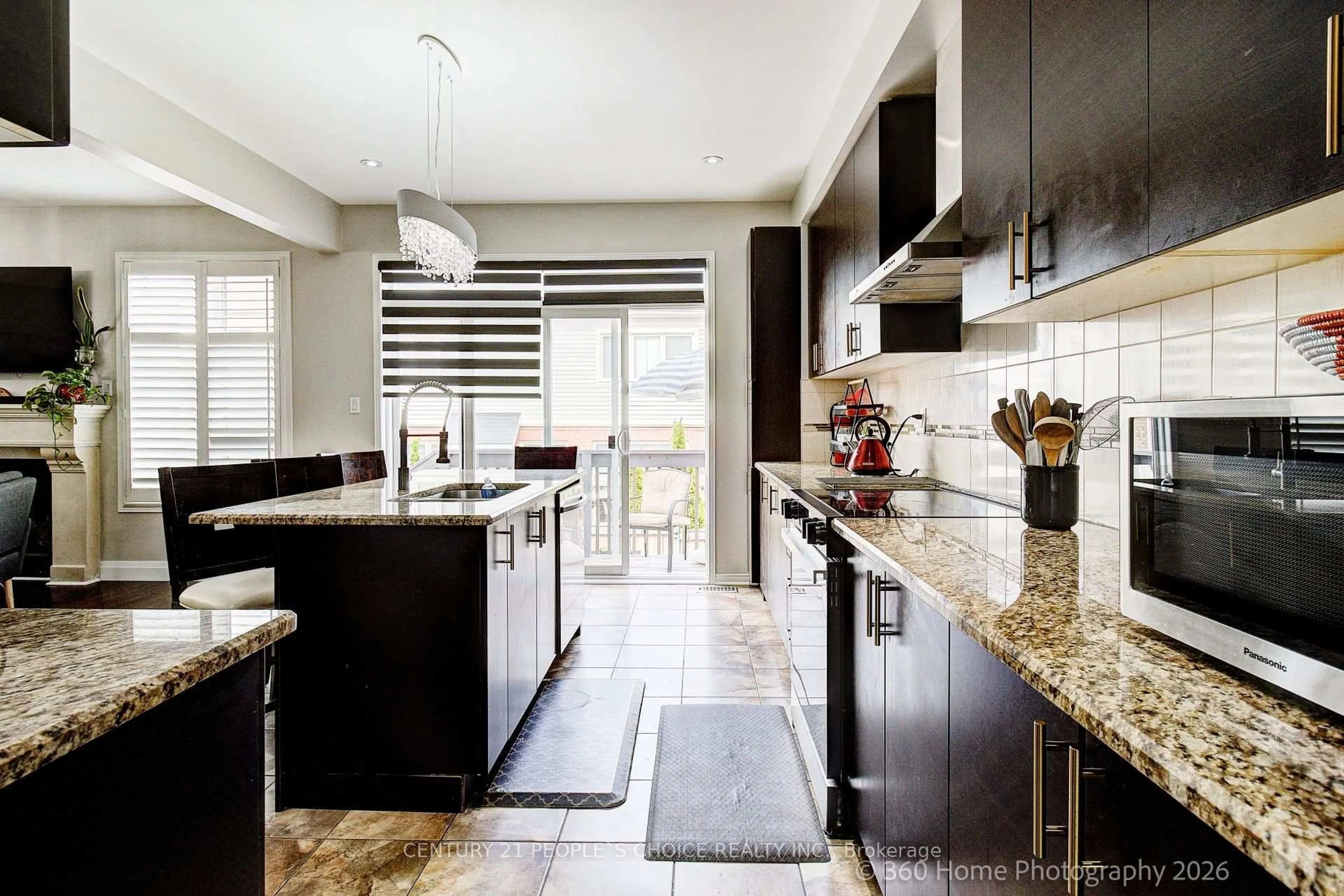 Contemporary kitchen, ceramic/tile floor for 1921 Cocklin Cres, Oshawa Ontario L1K 0T6