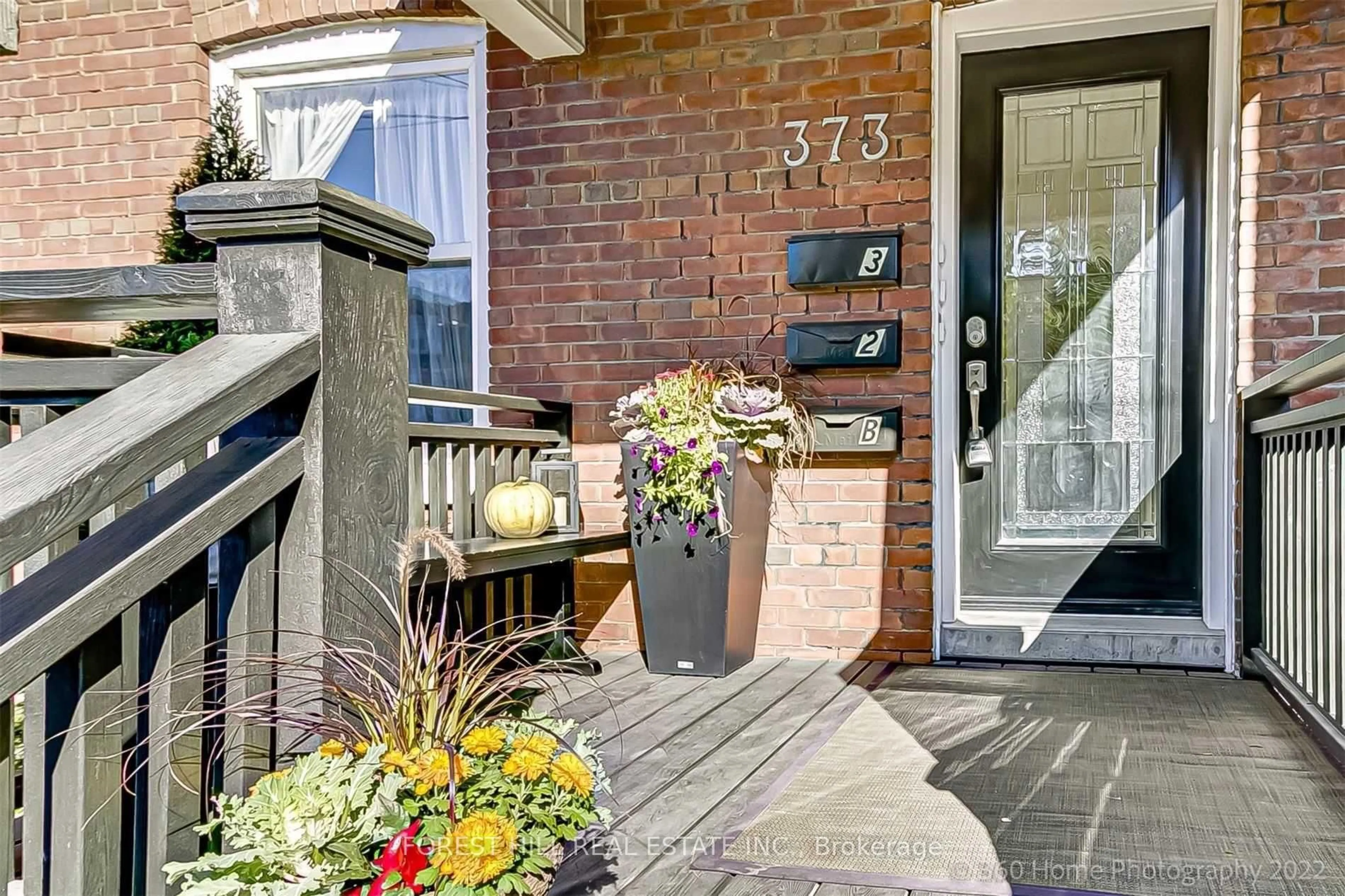 Patio, street for 373 Woodbine Ave, Toronto Ontario M4L 3P7