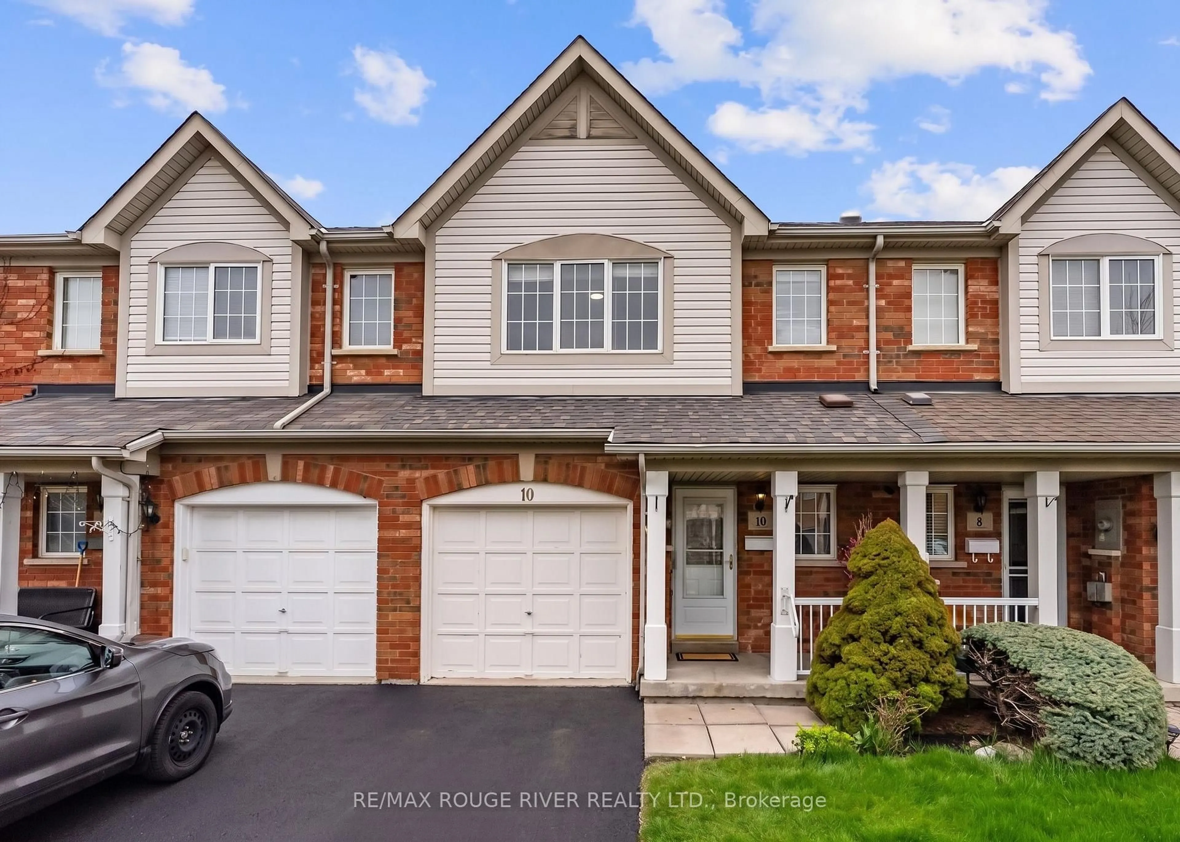 Home with brick exterior material, street for 10 Plantation Crt, Whitby Ontario L1P 1R2