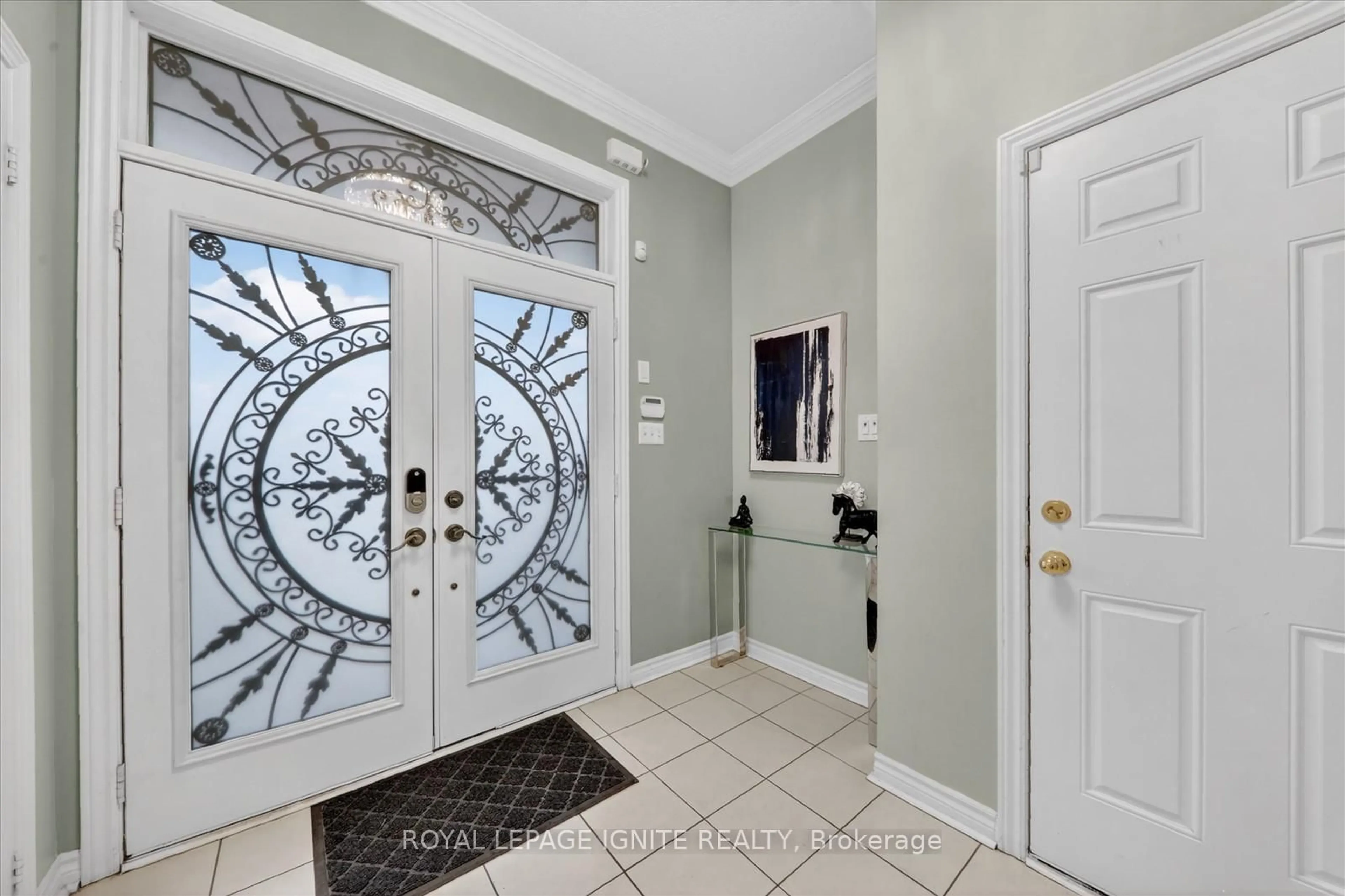 Indoor entryway for 1575 Winville Rd, Pickering Ontario L1X 0C6