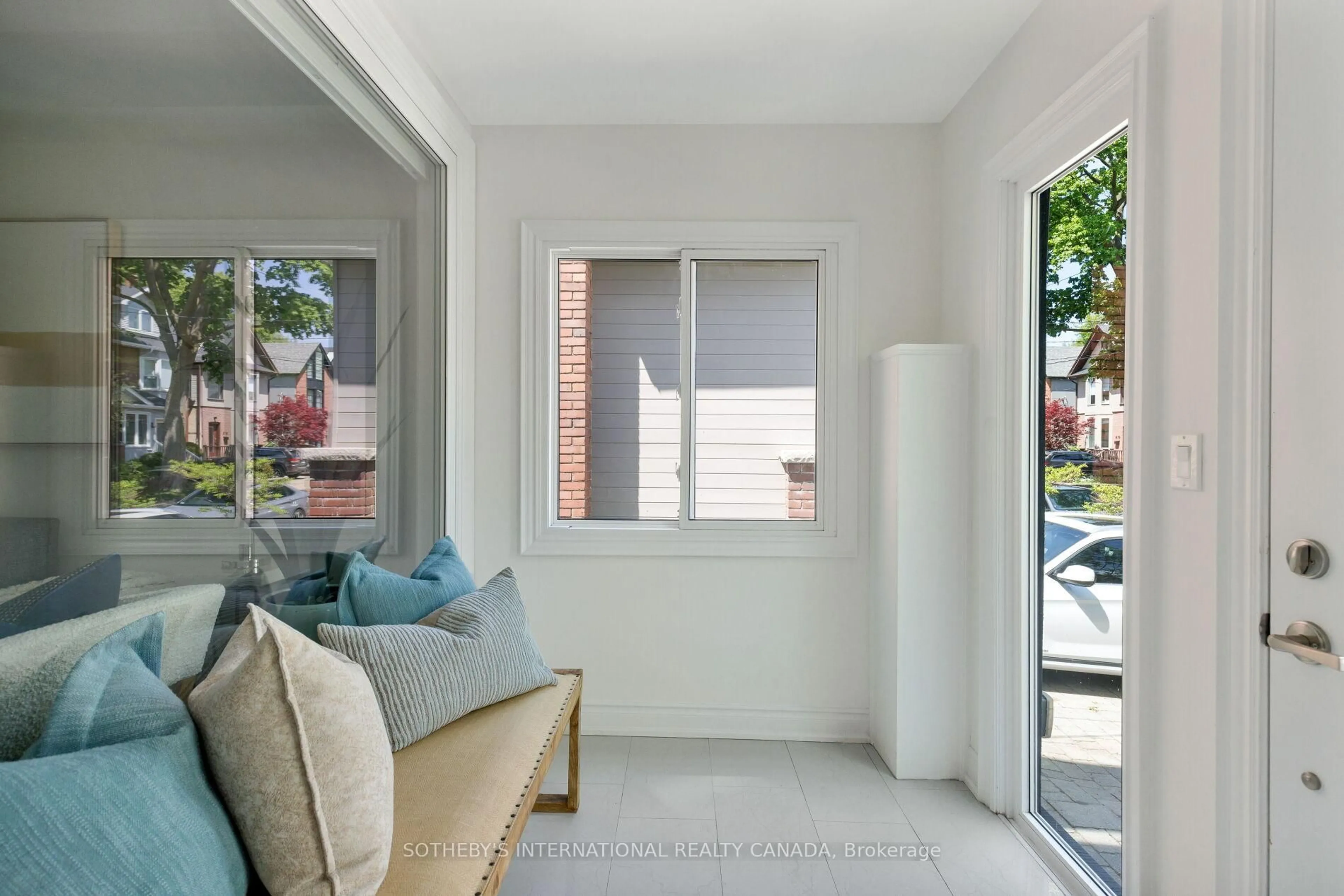 Unknown for 866 1/2 Carlaw Ave, Toronto Ontario M4K 3L3