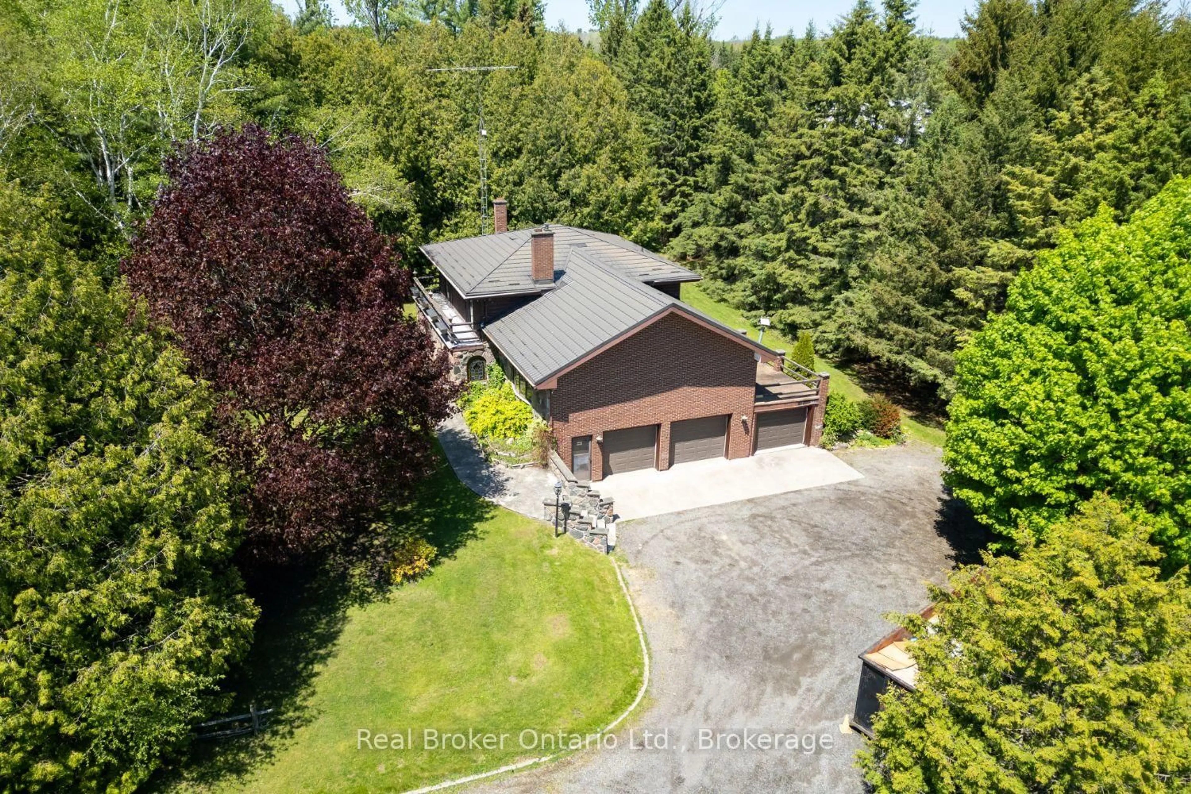 A pic from outside/outdoor area/front of a property/back of a property/a pic from drone, street for 4301 Squair Rd, Clarington Ontario L0B 1J0