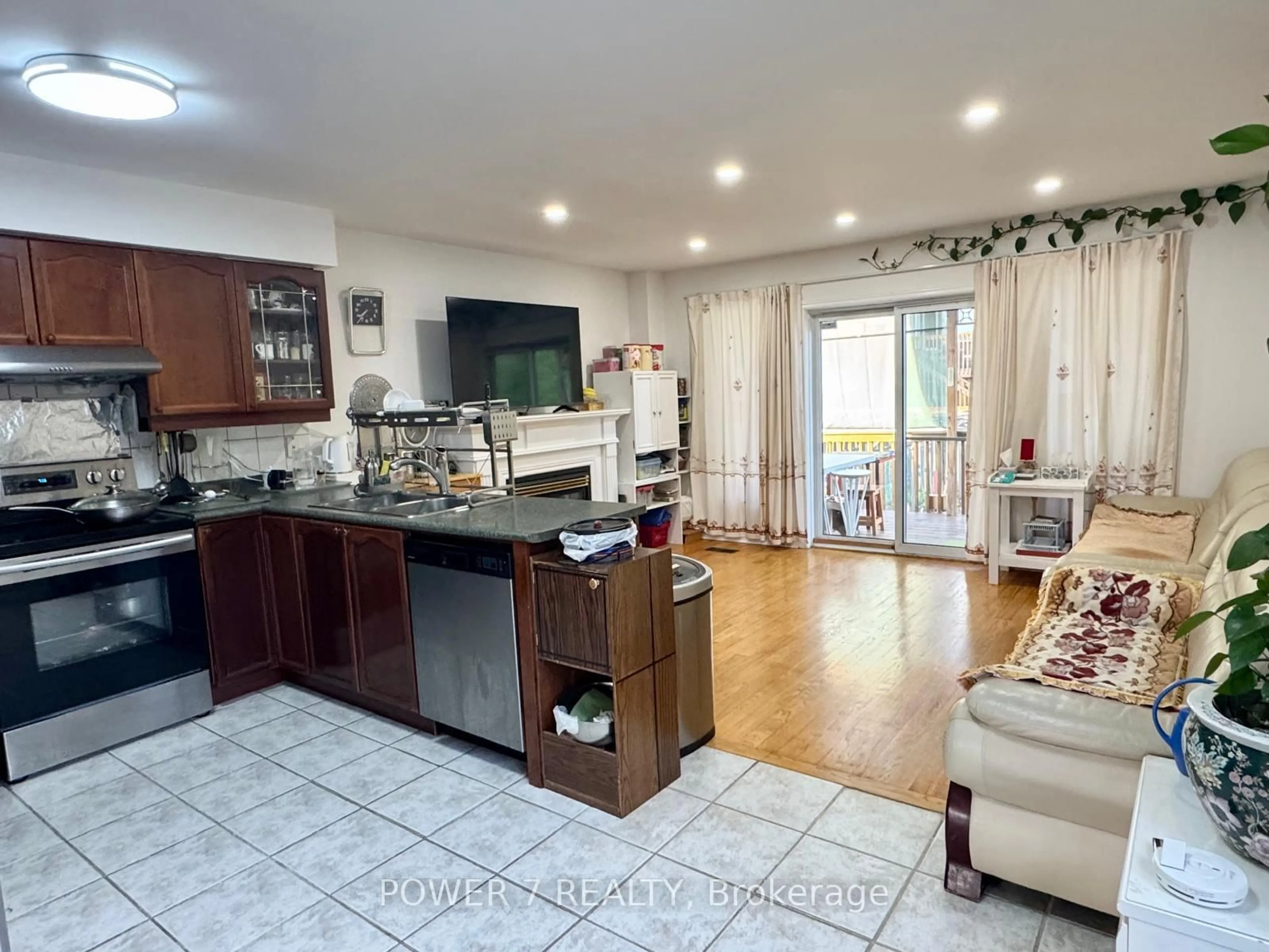 Open concept kitchen, unknown for 85B Maybourne Ave, Toronto Ontario M1L 2W3