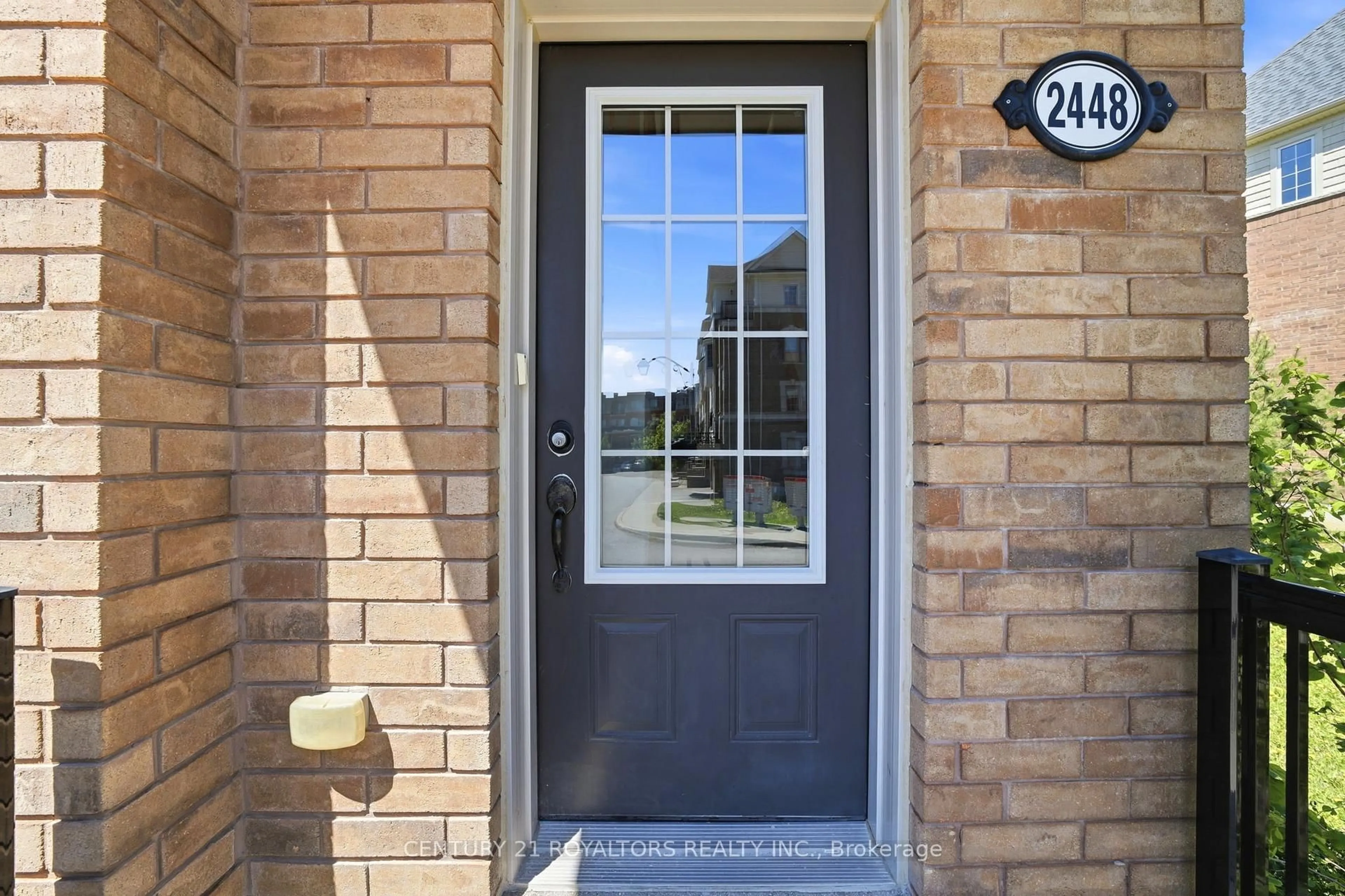 Indoor entryway for 2448 BROMUS Path, Oshawa Ontario L1L 0K6