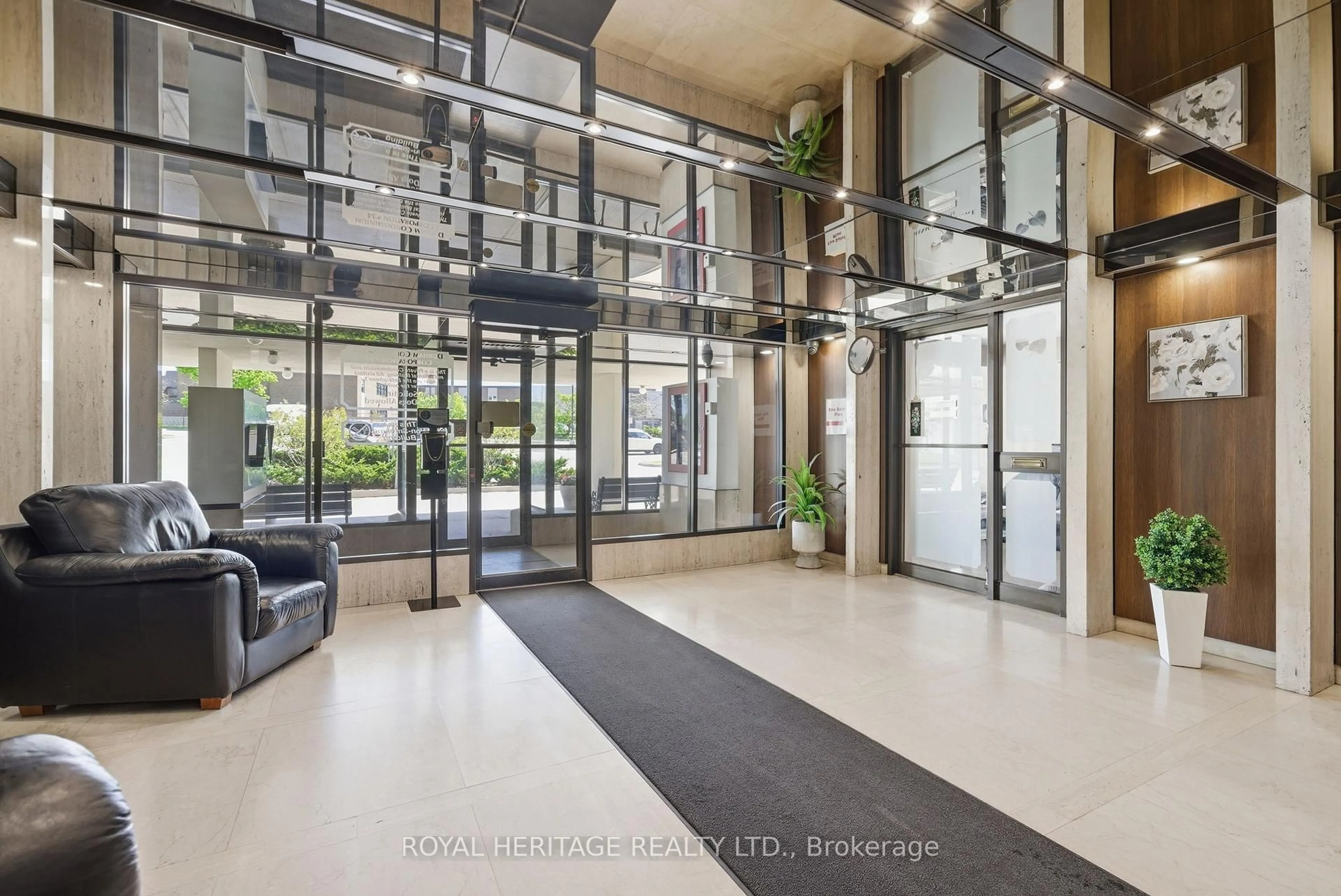 Indoor foyer for 44 Falby Crt #1201, Ajax Ontario L1S 3L1