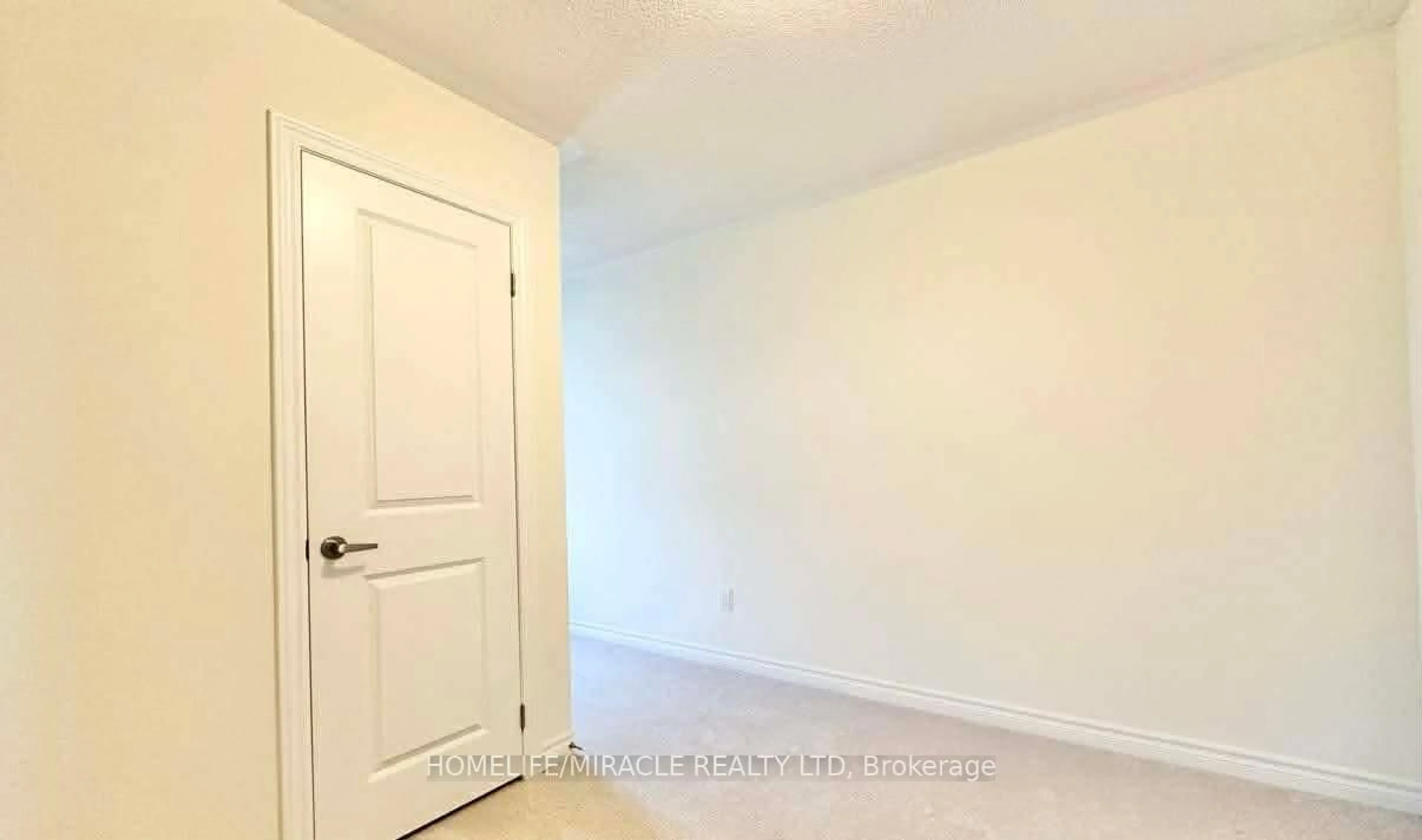 A pic of a room for 432 Okanagan Path, Oshawa Ontario L1H 0B1