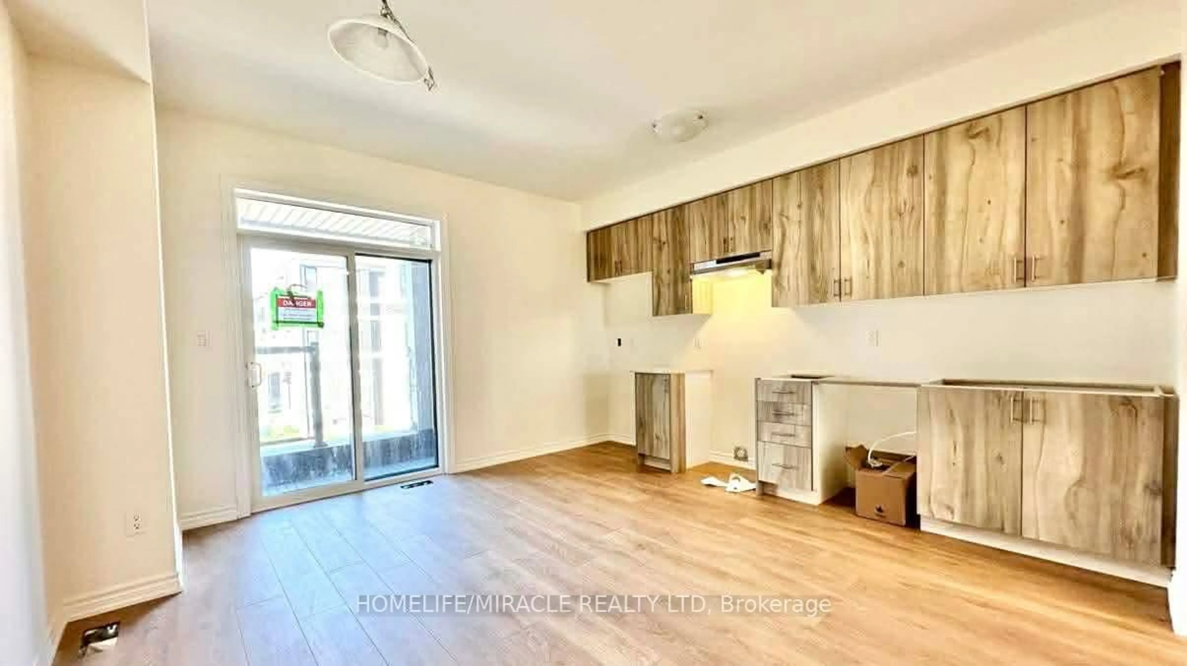 A pic of a room for 432 Okanagan Path, Oshawa Ontario L1H 0B1