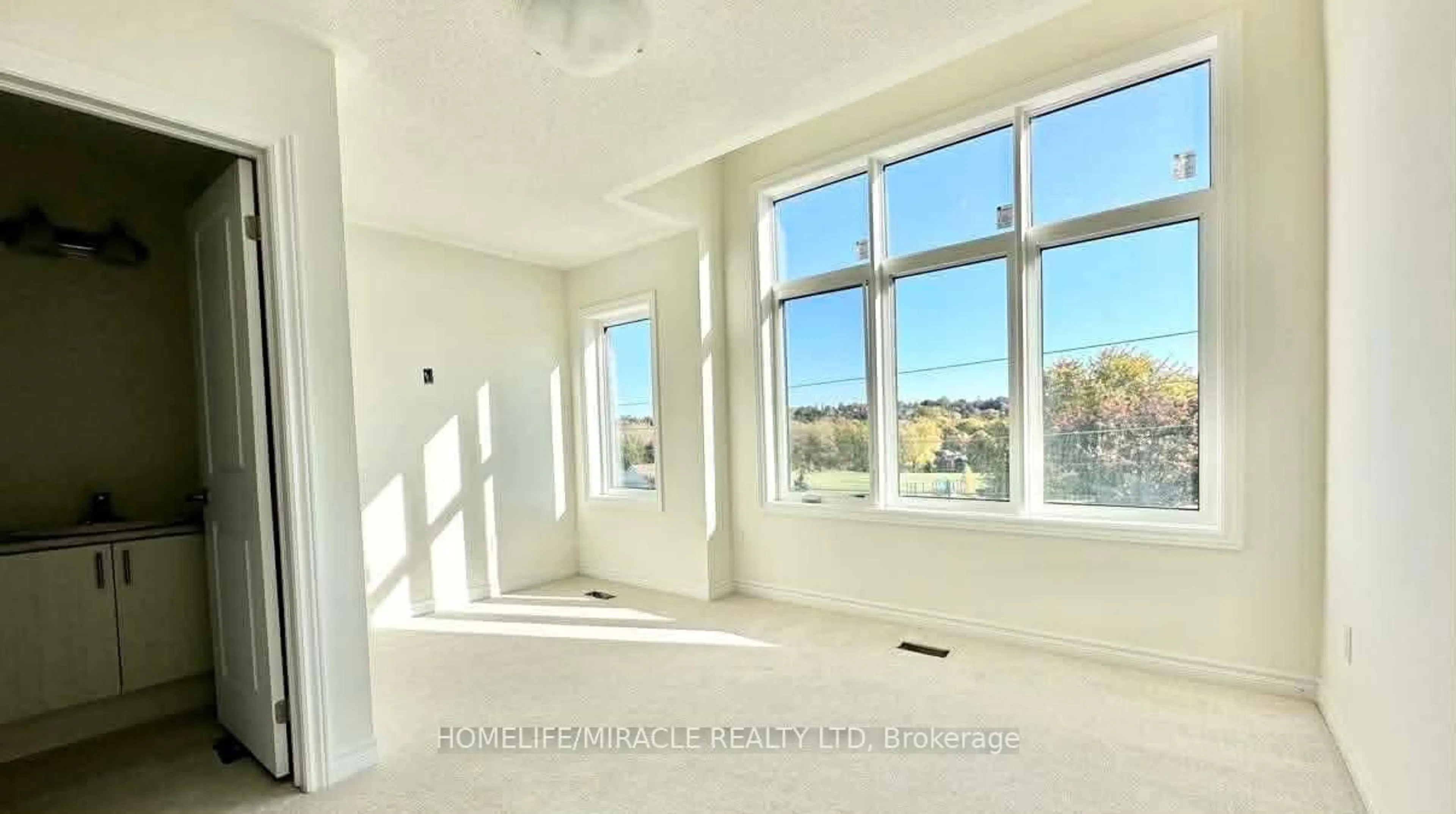 A pic of a room for 432 Okanagan Path, Oshawa Ontario L1H 0B1
