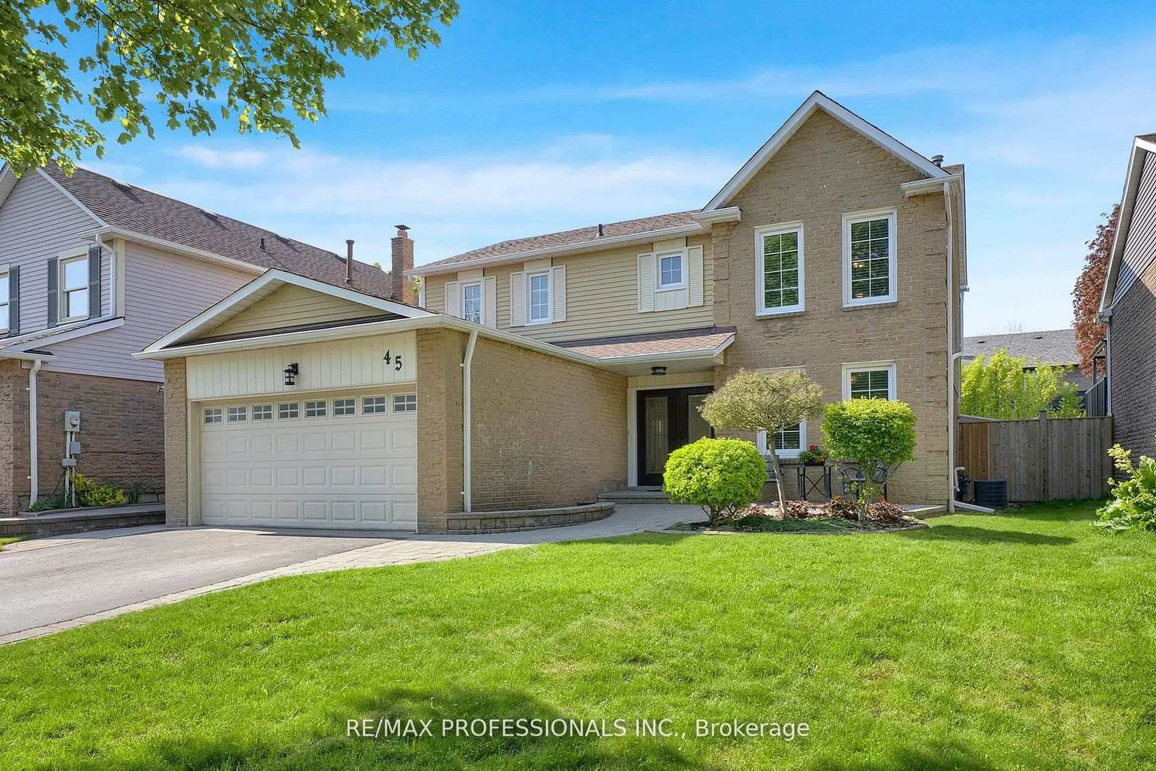 Home with vinyl exterior material, street for 45 Resolute Cres, Whitby Ontario L1P 1G9