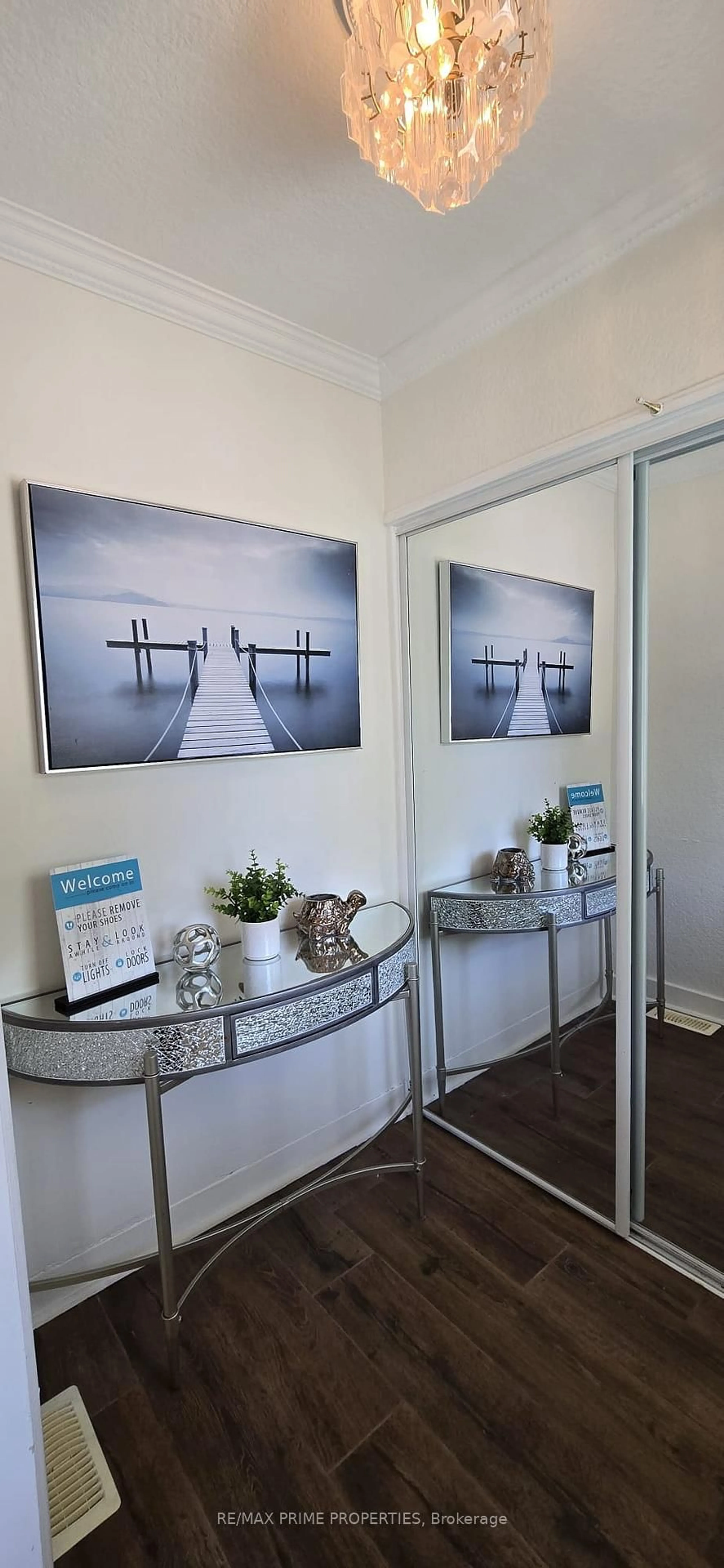 Indoor entryway for 3 Timgren Dr, Toronto Ontario M1R 3R4