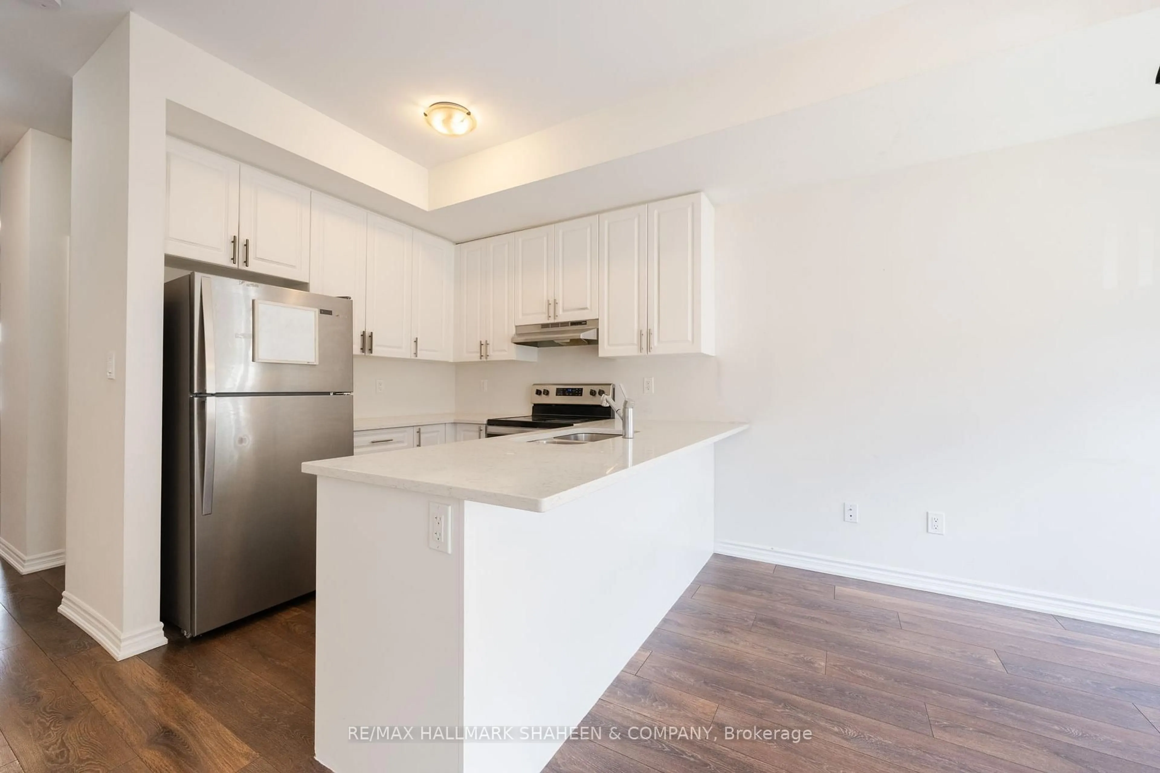 Standard kitchen, unknown for 2553 Barbarolli Path #116, Oshawa Ontario L1L 0P9