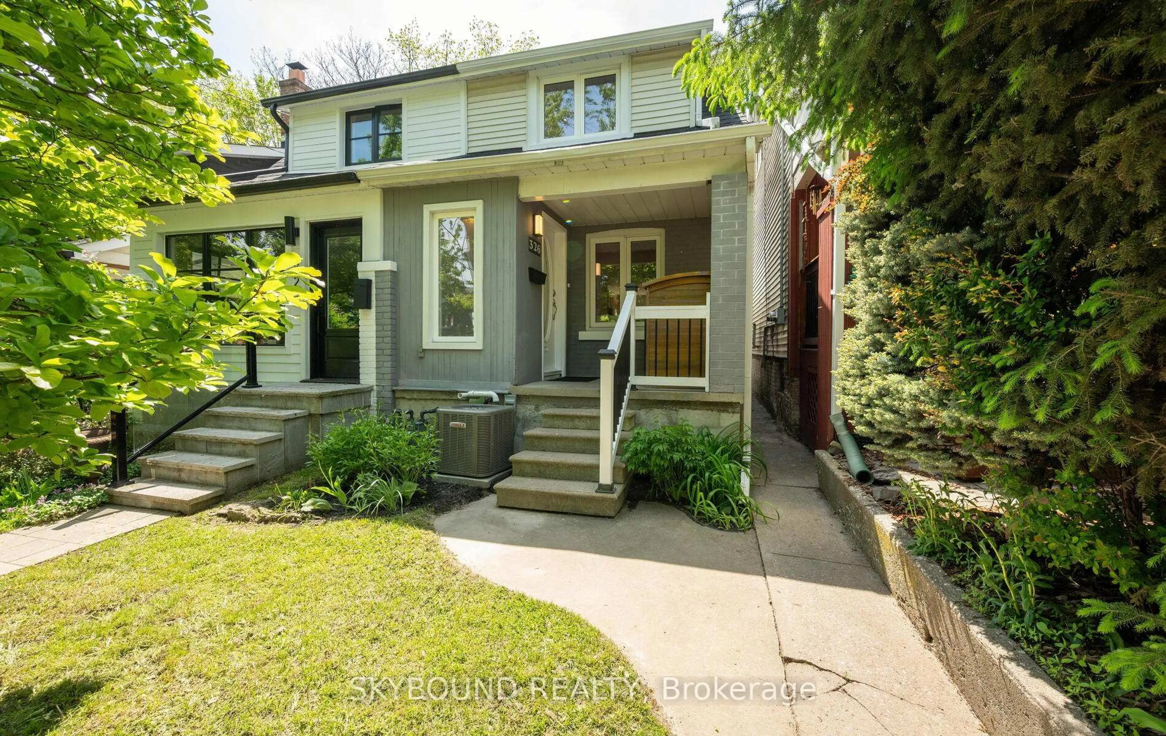 Home with brick exterior material, street for 326 Kenilworth Ave, Toronto Ontario M4L 3S8