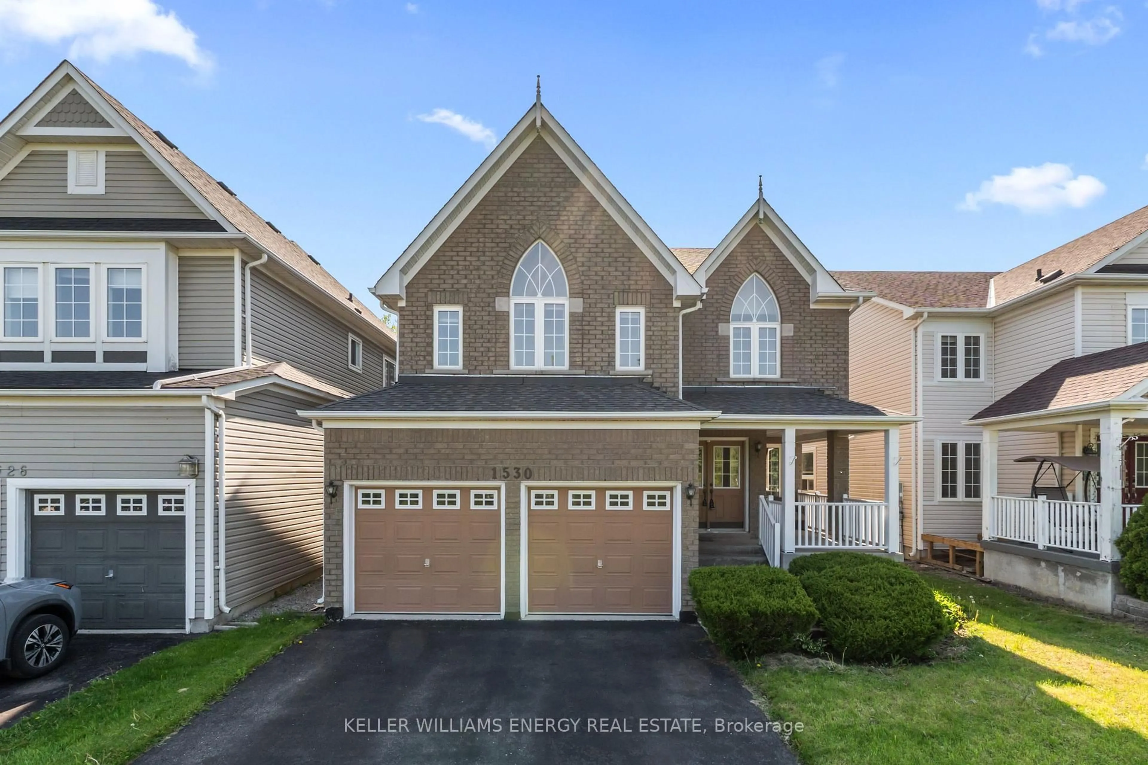 Home with vinyl exterior material, street for 1530 Aldergrove Dr, Oshawa Ontario L1K 2Y3