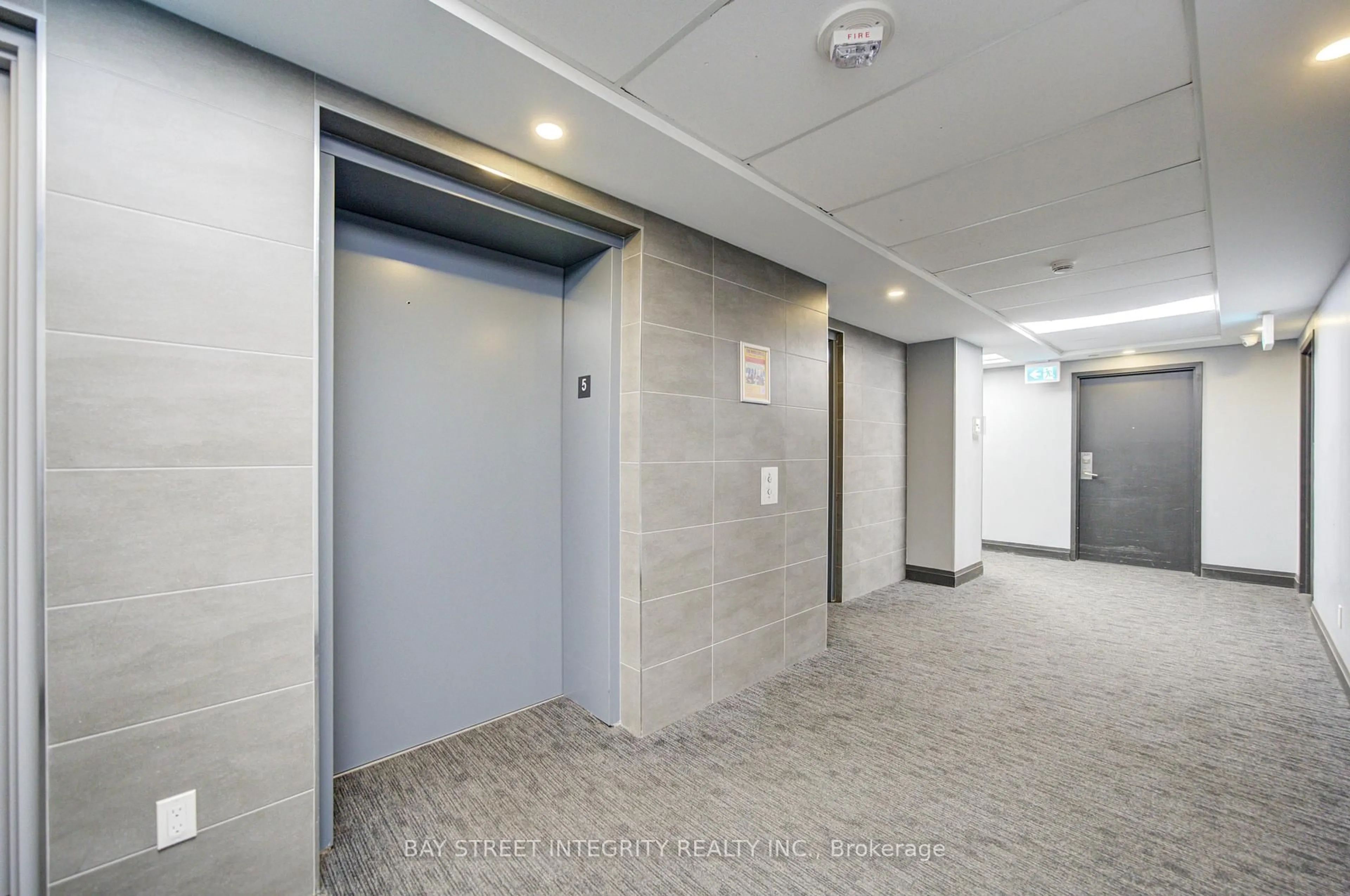 Indoor foyer for 1 Falaise Rd #511, Toronto Ontario M1E 0B9