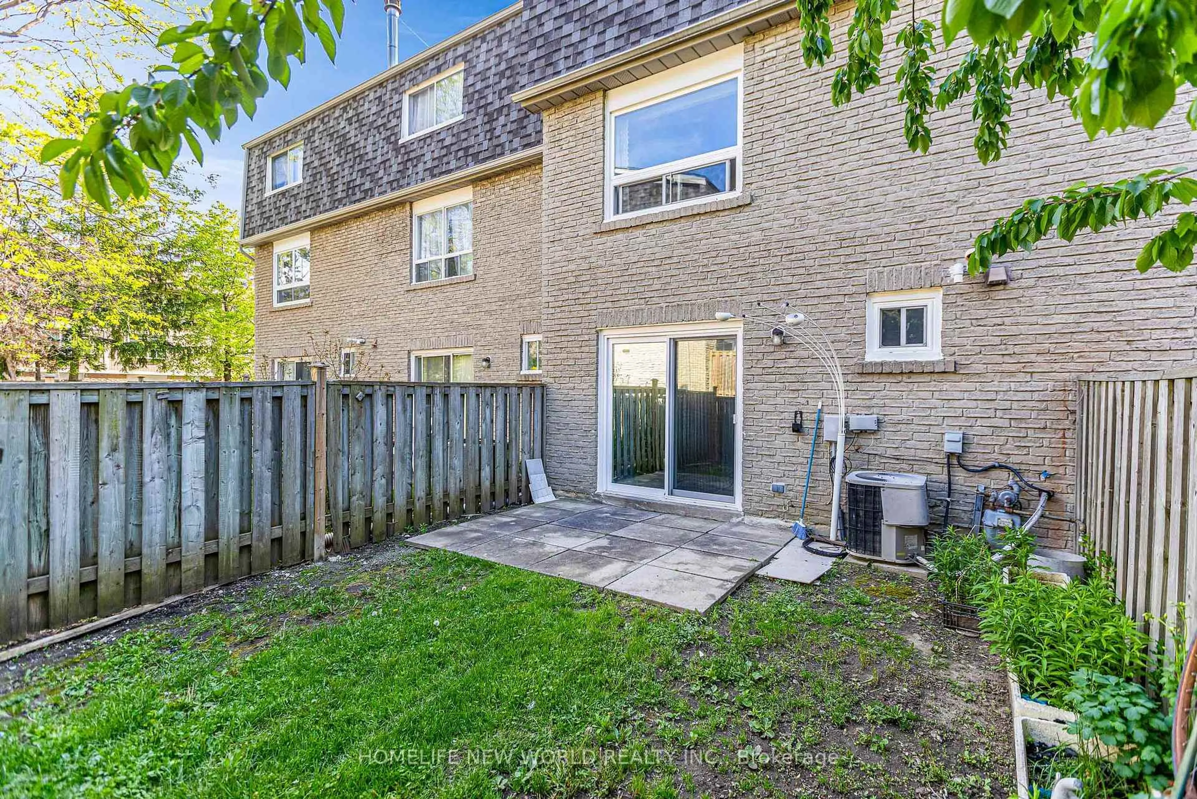 Patio, street for 1280 Bridletowne Circ #109, Toronto Ontario M1W 2V4