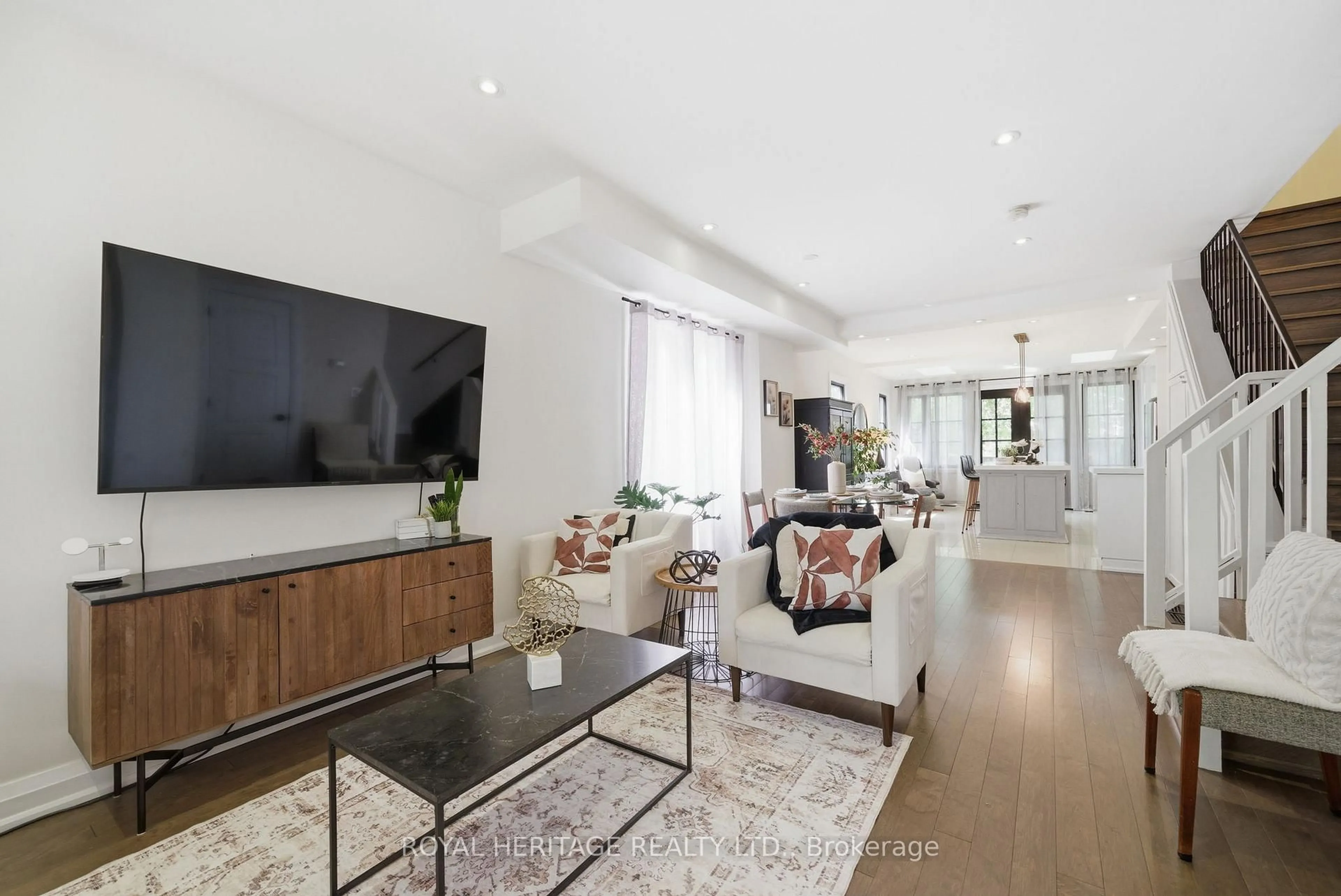 Living room with furniture, unknown for 268 Hiawatha Rd, Toronto Ontario M4L 2Y4