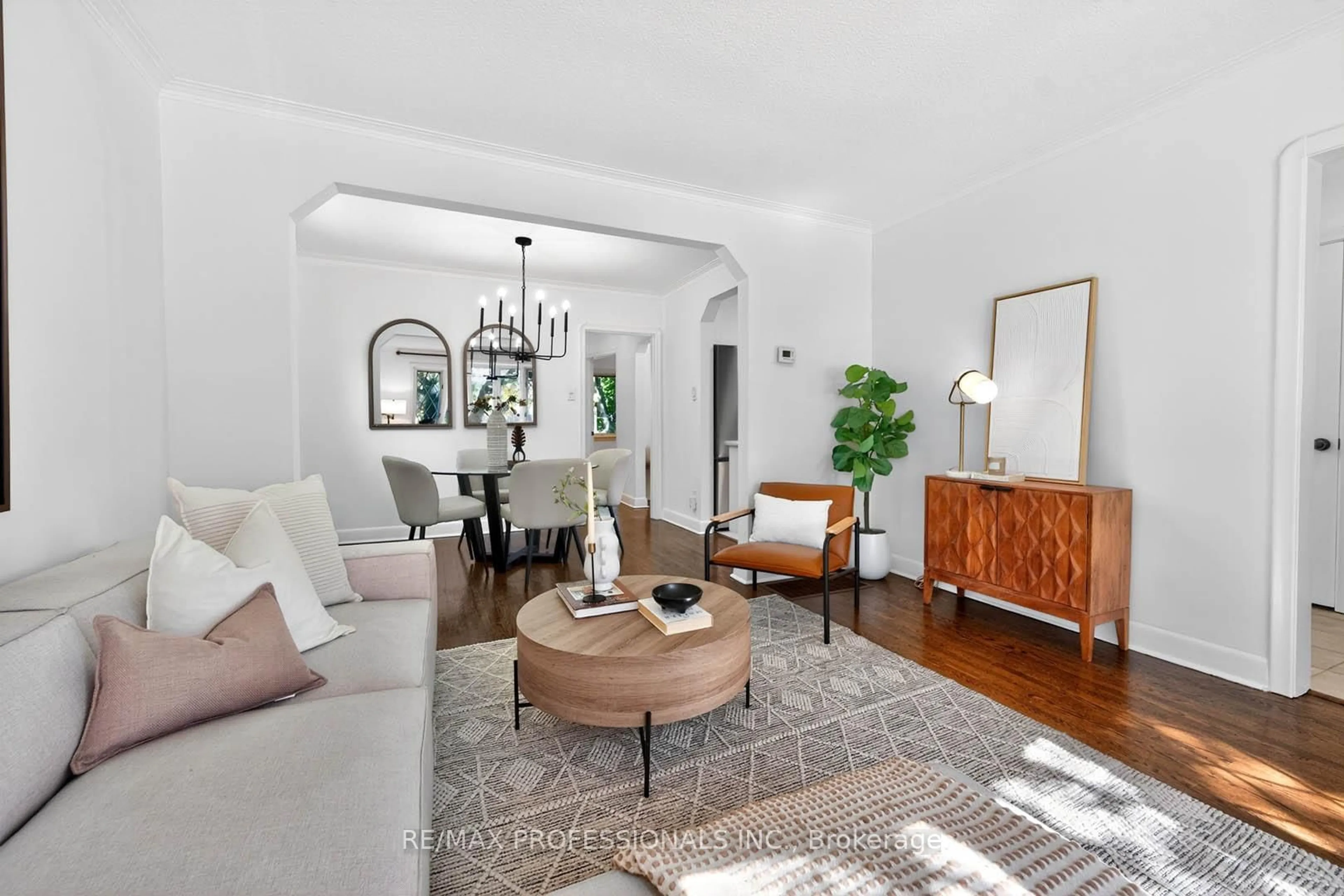 Living room with furniture, unknown for 62 Marchington Circ, Toronto Ontario M1R 3M7