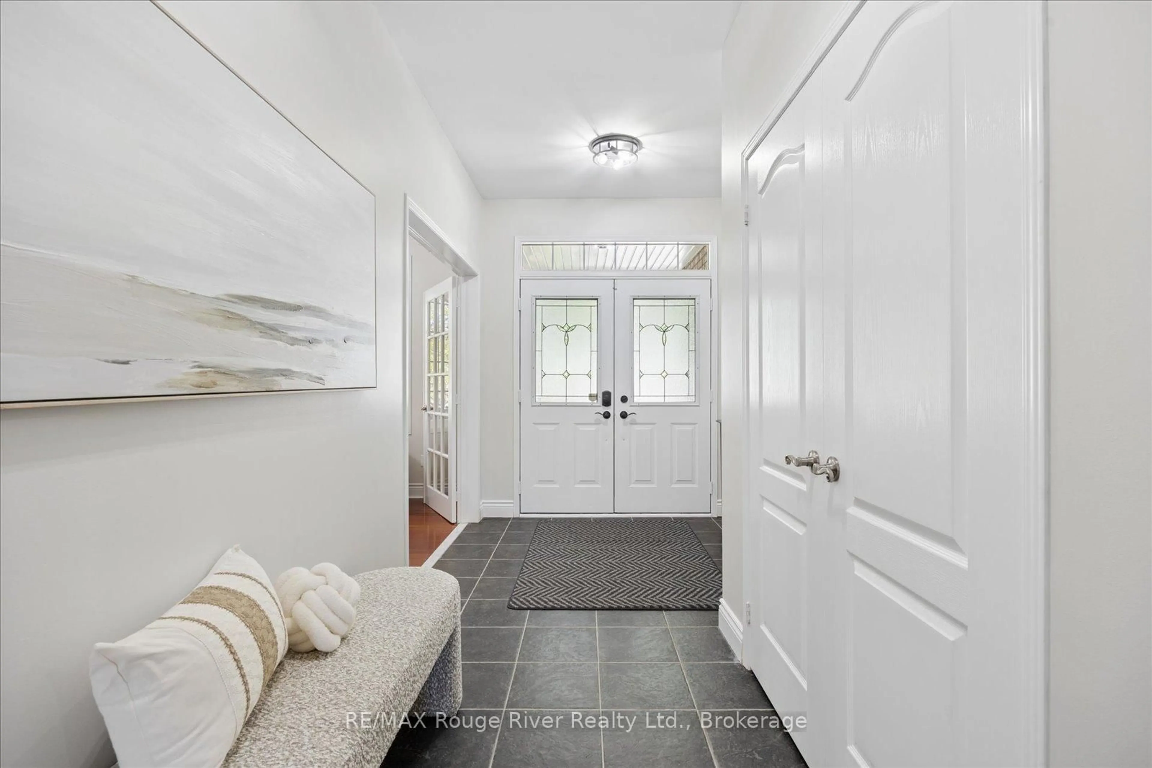 Indoor entryway for 41 Leithridge Cres, Whitby Ontario L1M 2N2