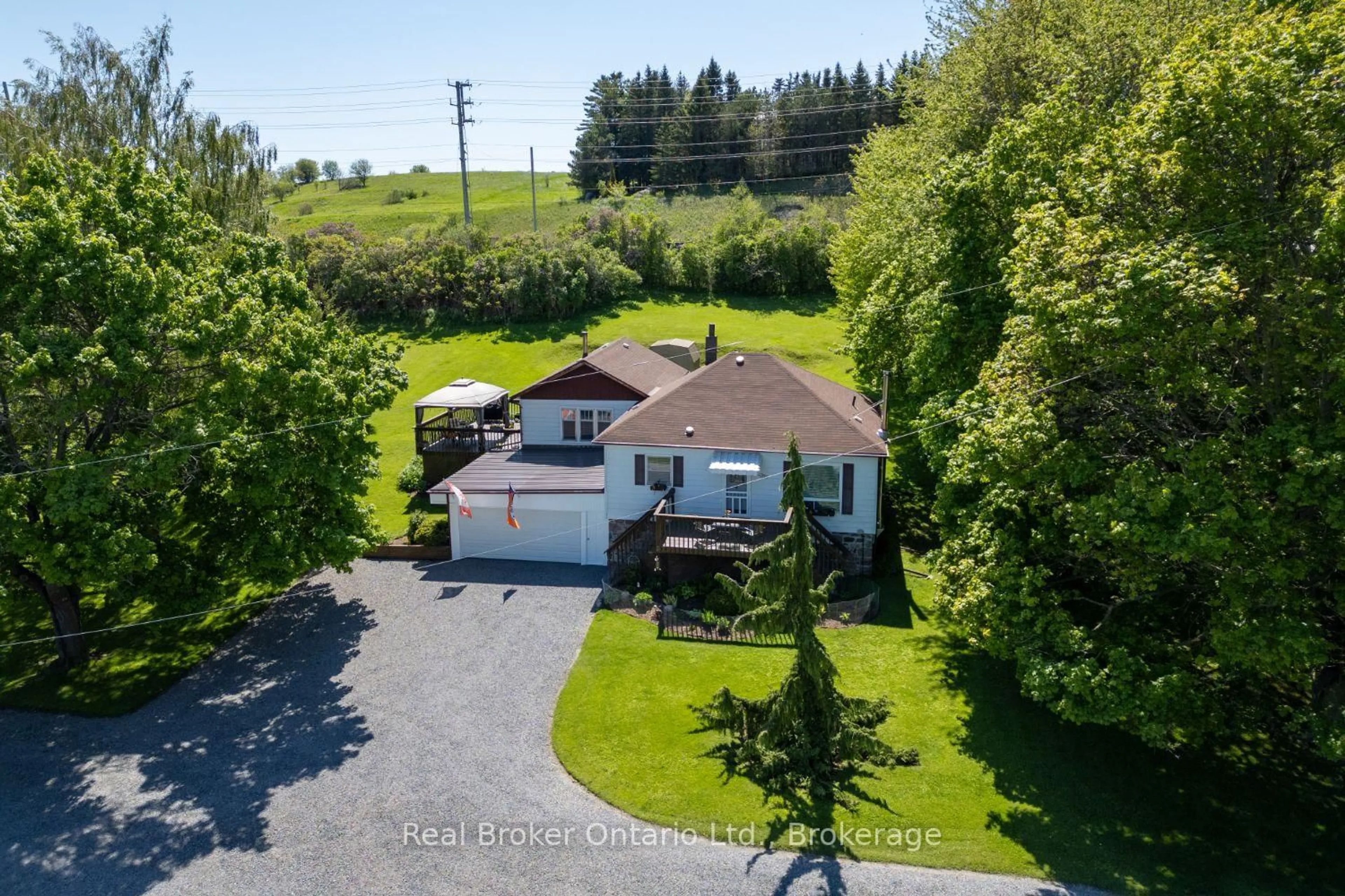 A pic from outside/outdoor area/front of a property/back of a property/a pic from drone, street for 2359 Baseline Rd, Clarington Ontario L1C 5M2
